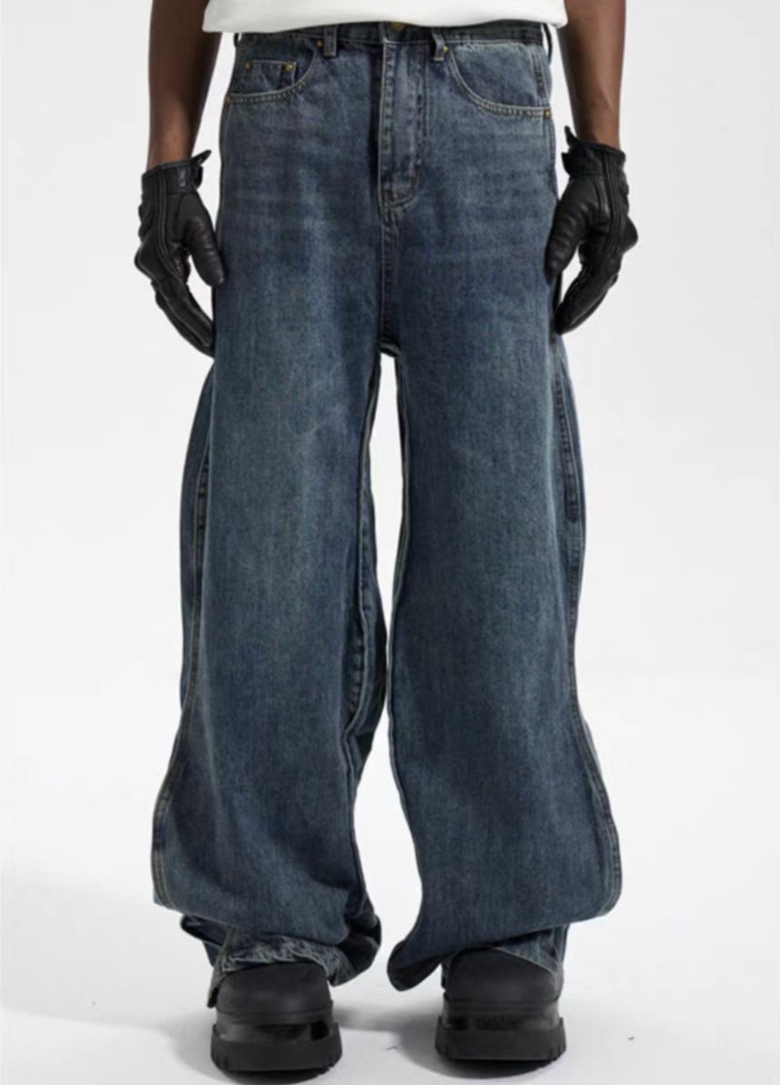 Twisted Wave Baggy Vintage Blue Jeans