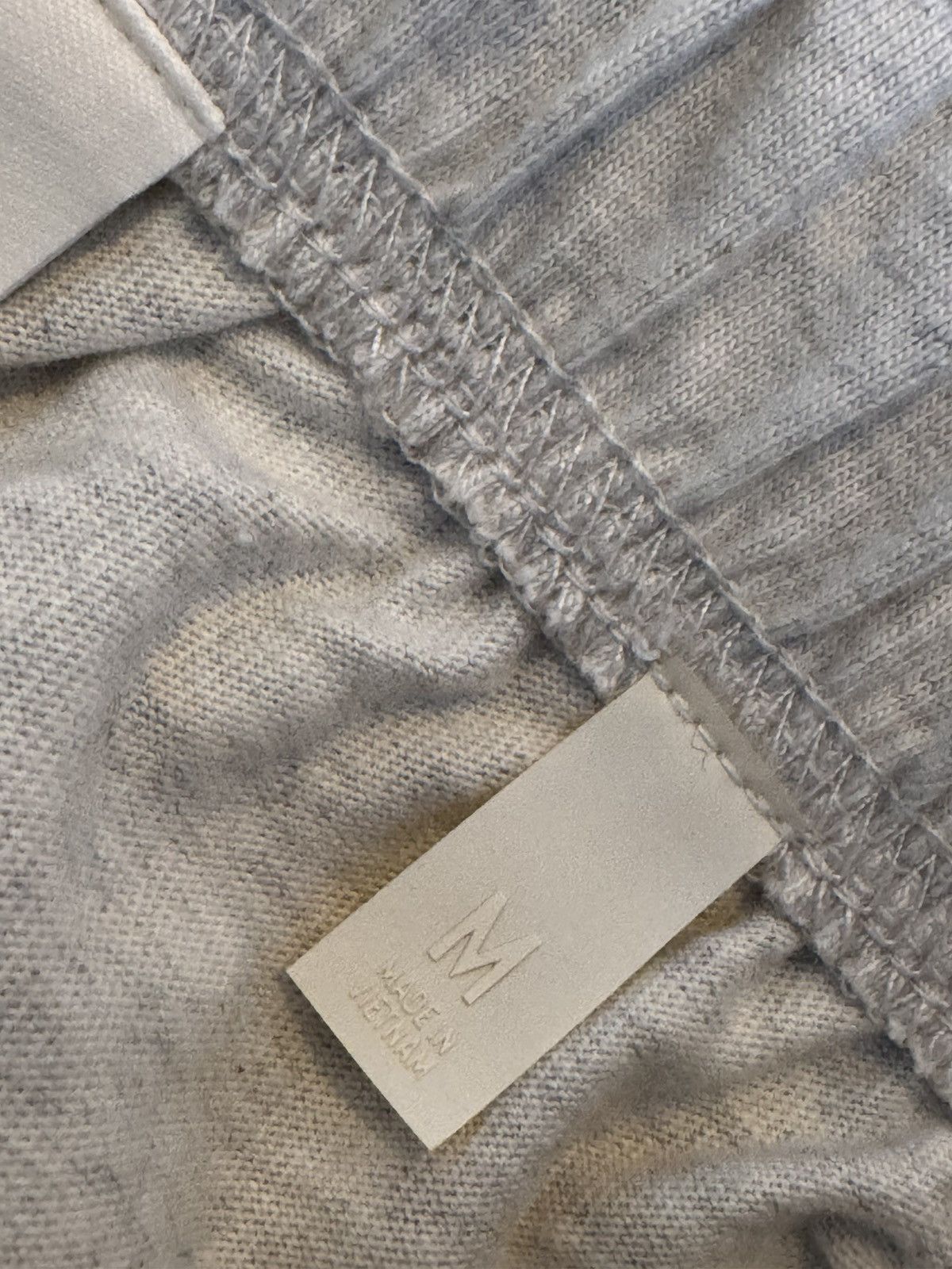 Fear of God FEAR OF GOD ESSENTIALS Sweatpant in Oatmeal Heather Size 28" / US 6 / IT 42 - 8 Thumbnail