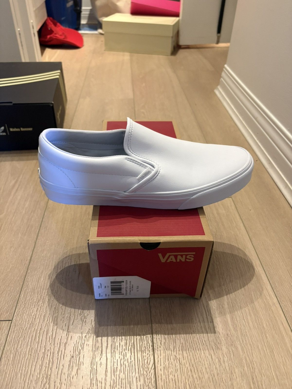 Vans Vans Classic Slip On Leather Size US 10.5 / EU 43-44 - 3 Thumbnail