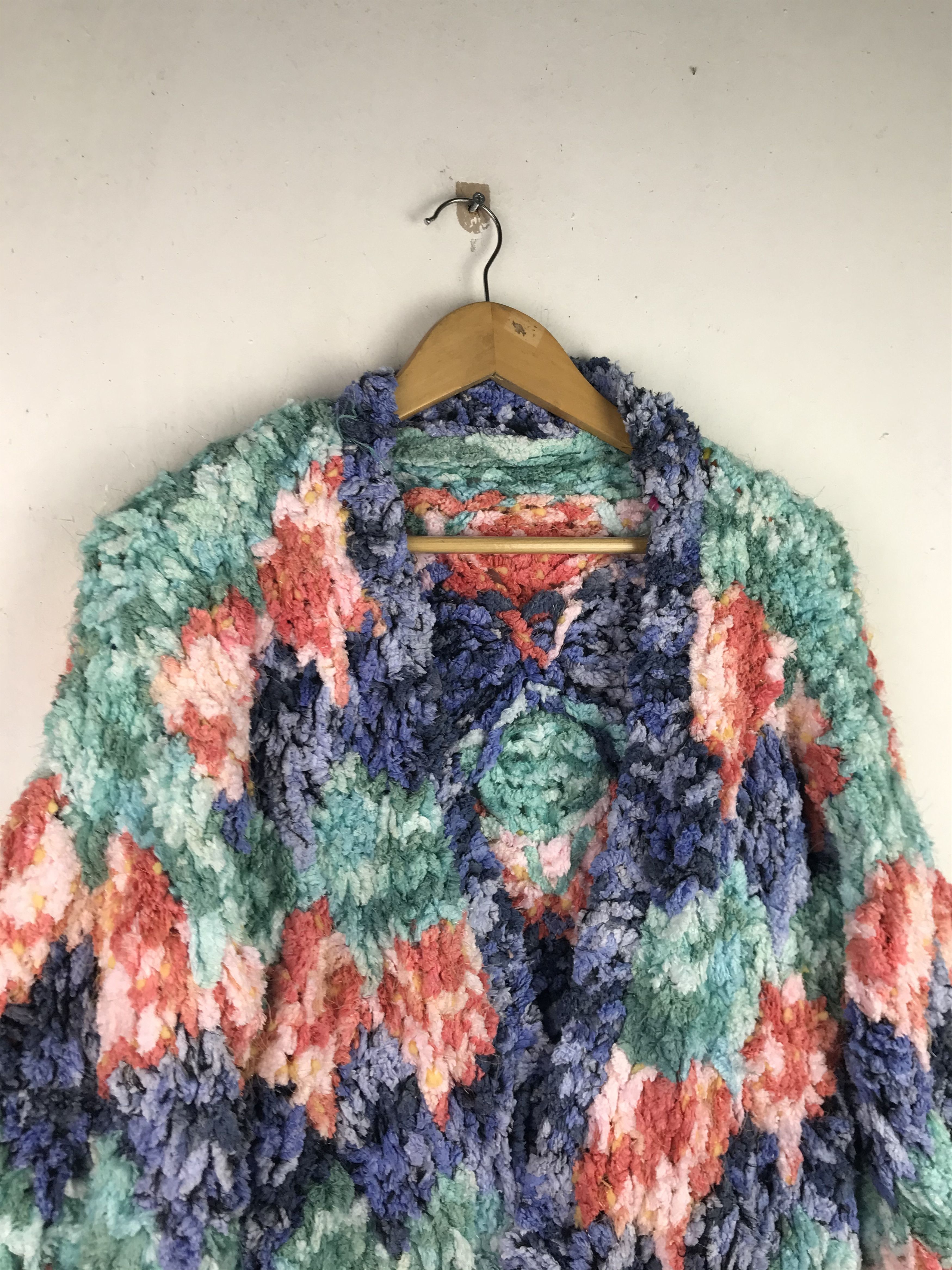Aran Isles Knitwear Vintage colourful Knit Cardigan Rare design Size US L / EU 52-54 / 3 - 5 Thumbnail