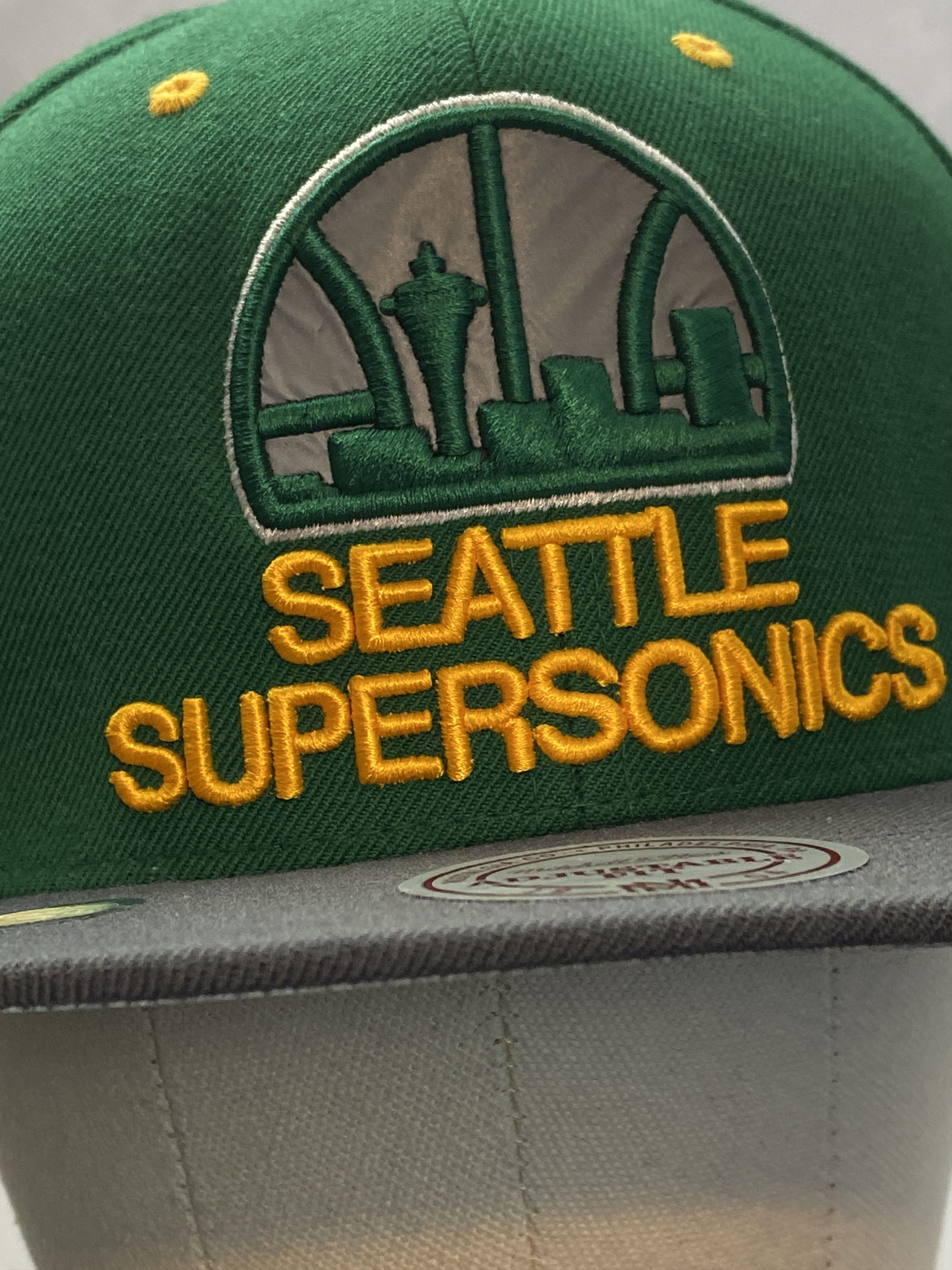 Mitchell & Ness × NBA SEATTLE SUPERSONICS Hat Snapback Embroidered Logo Flat Brim Size ONE SIZE - 6 Thumbnail