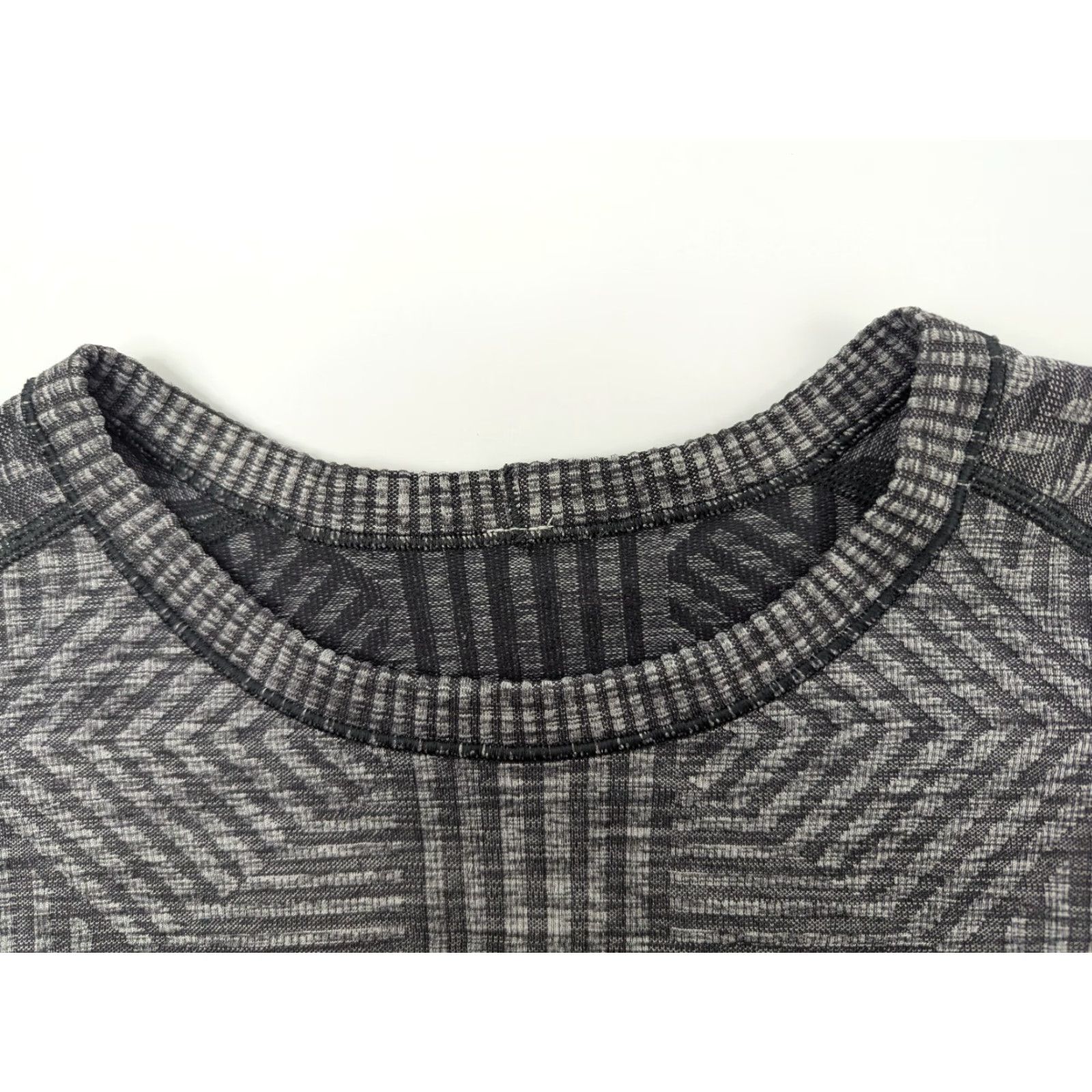 Lululemon Lululemon Rest Less Gray Ribbed Long Sleeve Pullover Thumbholes Shirt Size 10 Size L / US 10 / IT 46 - 7 Thumbnail