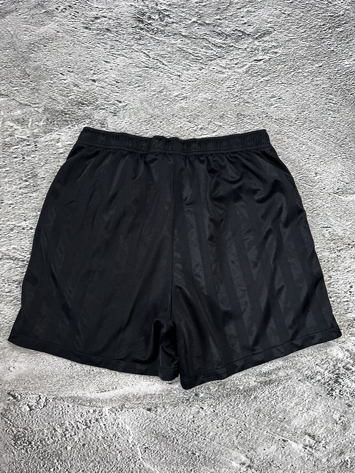 Nike × Vintage Nike vintage black shorts small swoosh 2000s Size US 32 / EU 48 - 5 Thumbnail
