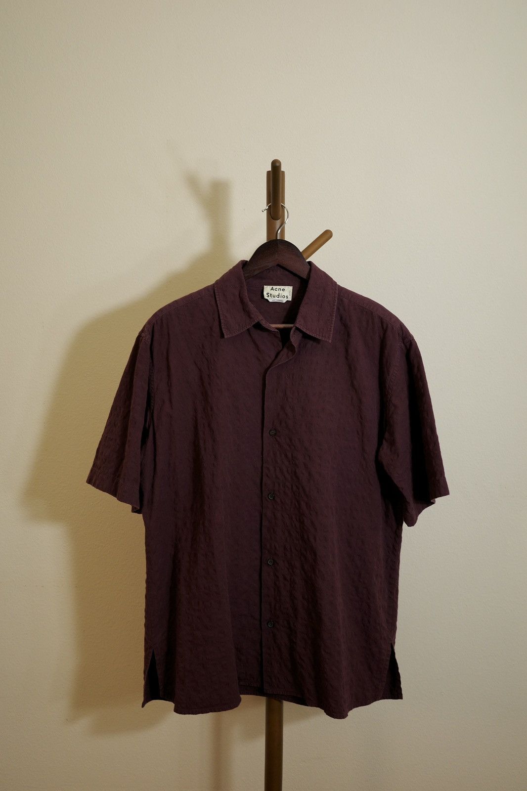 Acne Studios Acne Studios burgundy short sleeve shirt Size US M / EU 48-50 / 2 - 2 Thumbnail
