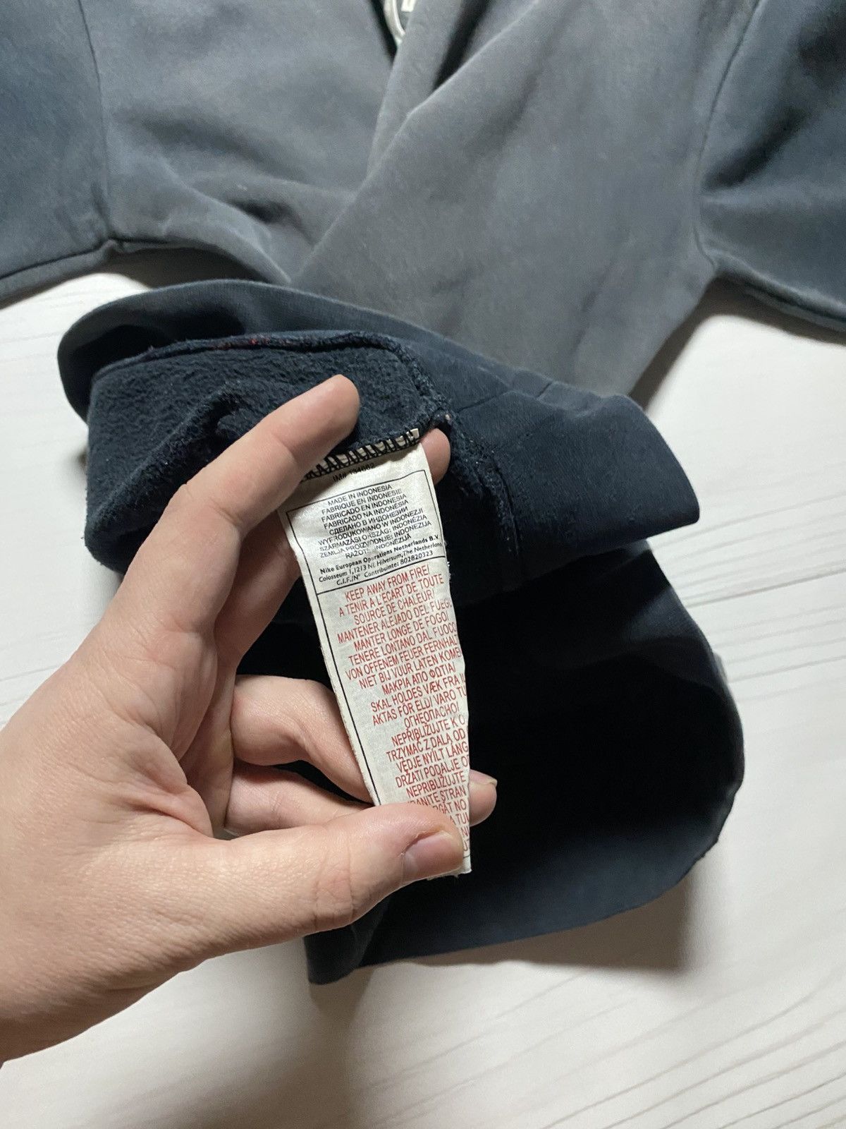 Nike × Vintage Vintage Nike Big Logo distressed faded box fit y2k sweashirt Size US XL / EU 56 / 4 - 4 Thumbnail