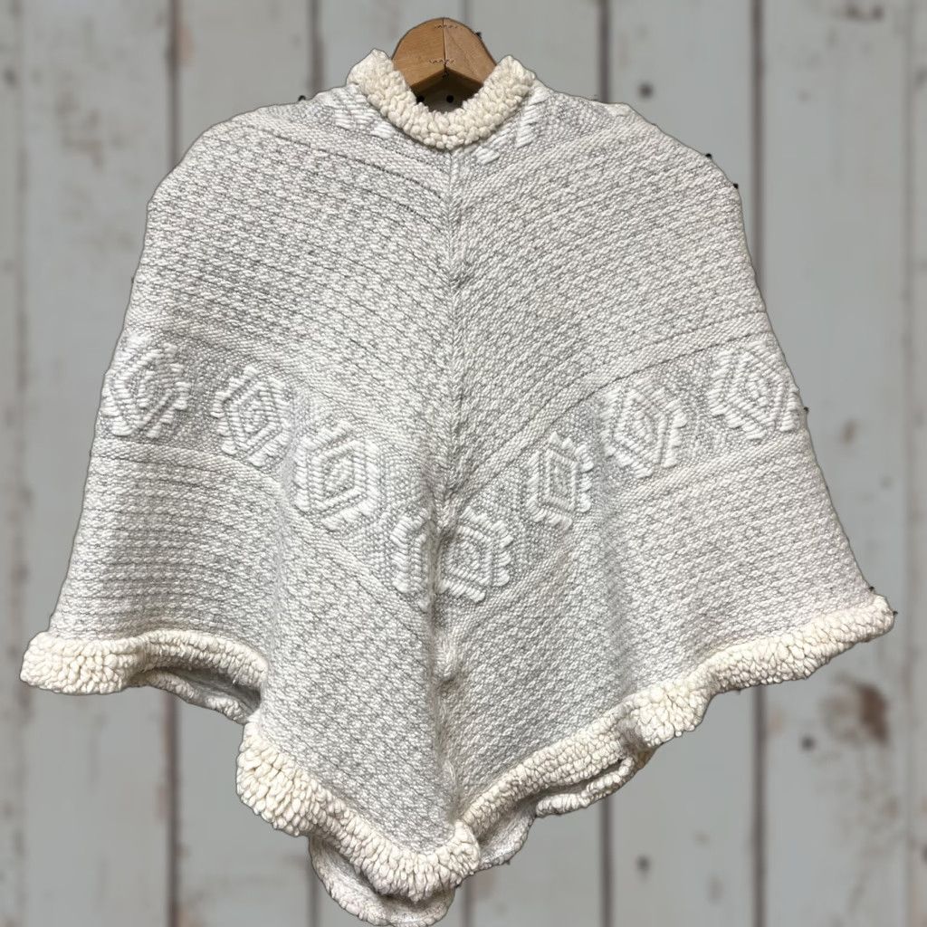 Vintage VINTAGE Milmarte Poncho Women's S Hooded Beige Wool Short Boho Ecador Size S / US 4 / IT 40 - 1 Thumbnail