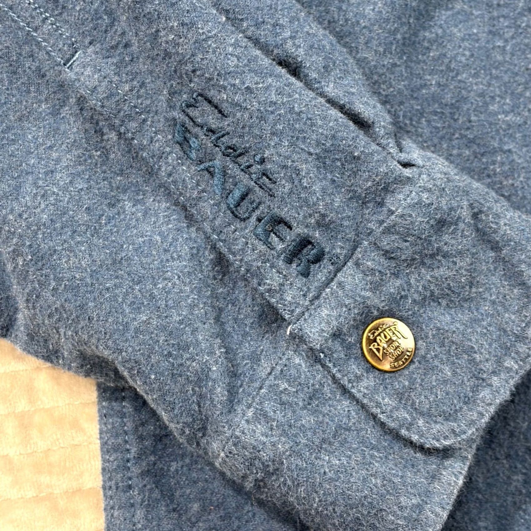 Eddie Bauer VINTAGE Eddie Bauer Mens Blue Flannel Shirt Sport Shop Cotton Button Down Small Size US S / EU 44-46 / 1 - 2 Thumbnail