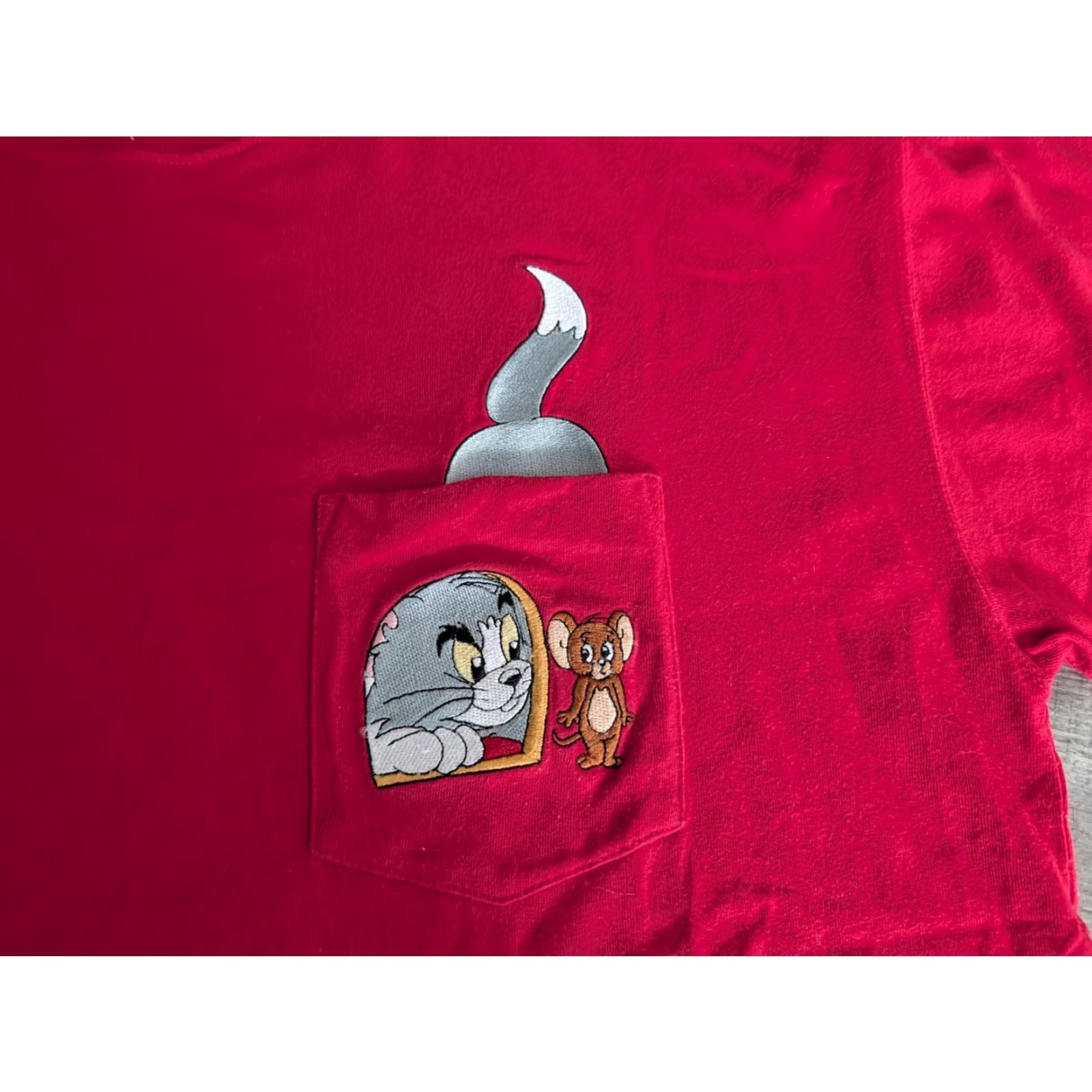 Vintage VINTAGE Warner Bros. Tom & Jerry Embroidered Pocket T-Shirt XL Red 90s Cartoon Mens Size US XL / EU 56 / 4 - 2 Thumbnail