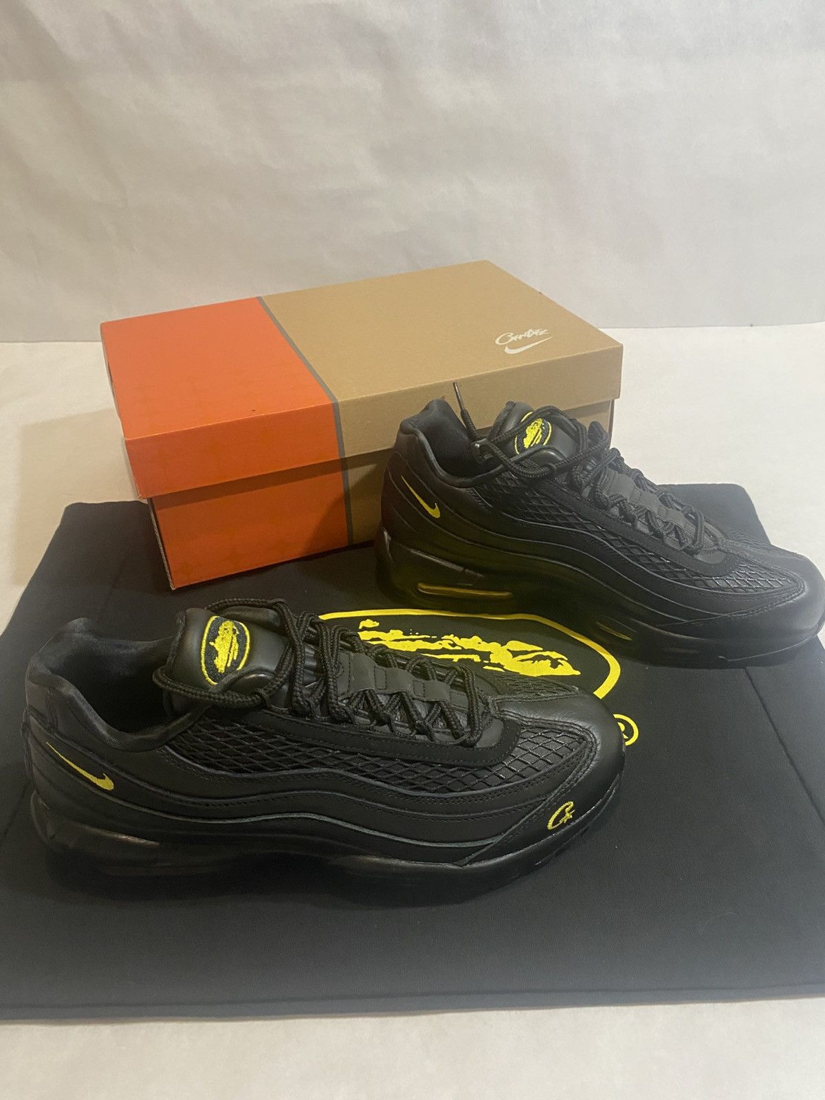 Corteiz Nike Air Max 95 X Corteiz “Honey Black” Size US 10 / EU 43 - 5 Thumbnail