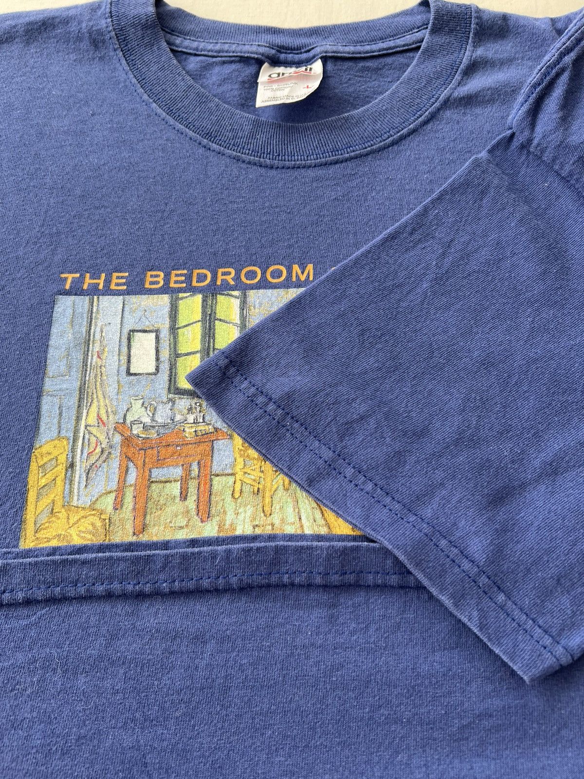 Arts & Science Vintage 2000s Van Gogh The Bedroom Art Blue T-shirt Size US L / EU 52-54 / 3 - 6 Thumbnail
