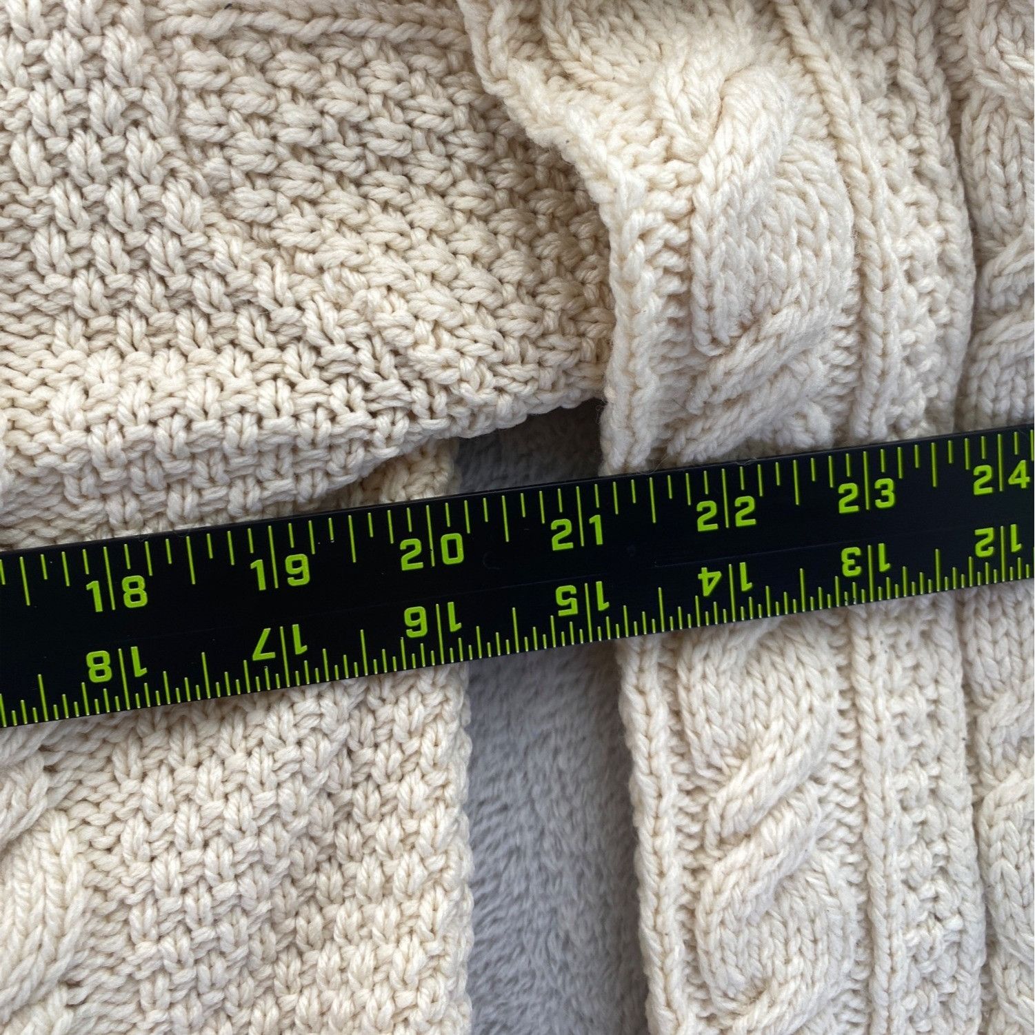 Aran Crafts Aran Crafts Women's Cardigan Sweater Medium Cream Cable Knit Size M / US 6-8 / IT 42-44 - 9 Thumbnail