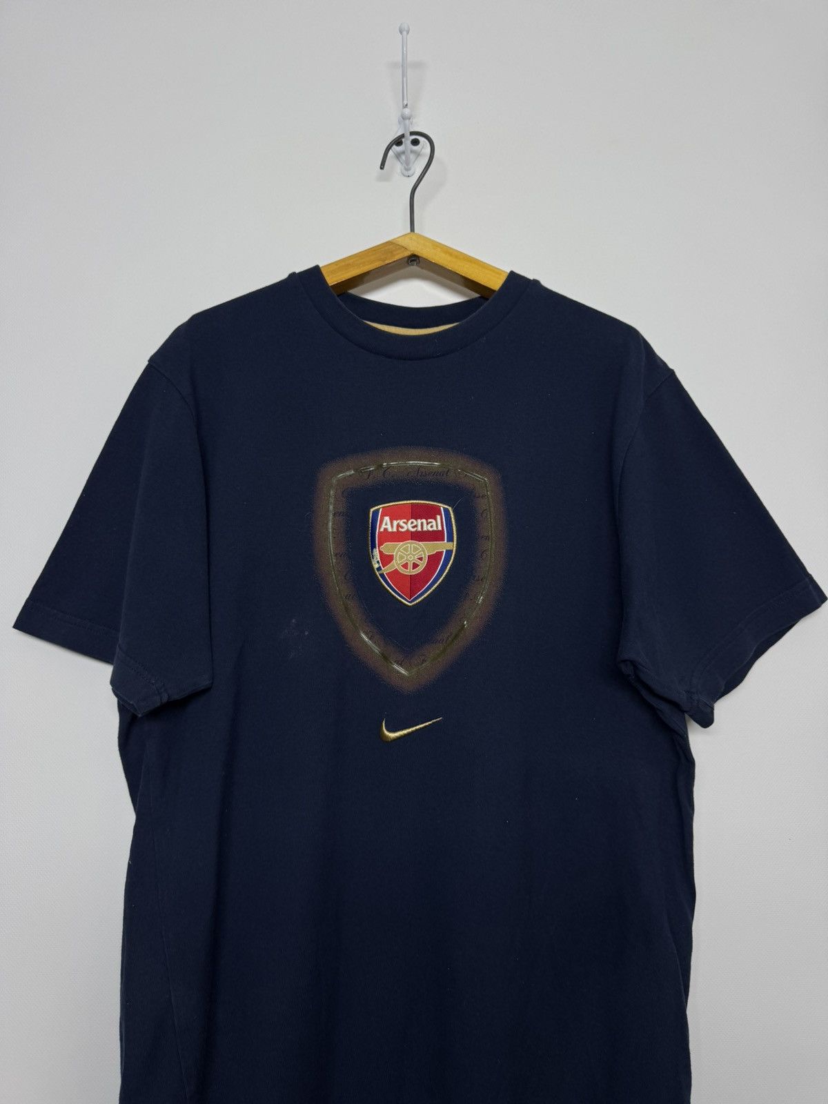 Nike Vintage Nike Tick Arsenal Graphic Print Navy Red T-Shirt Size US M / EU 48-50 / 2 - 5 Thumbnail