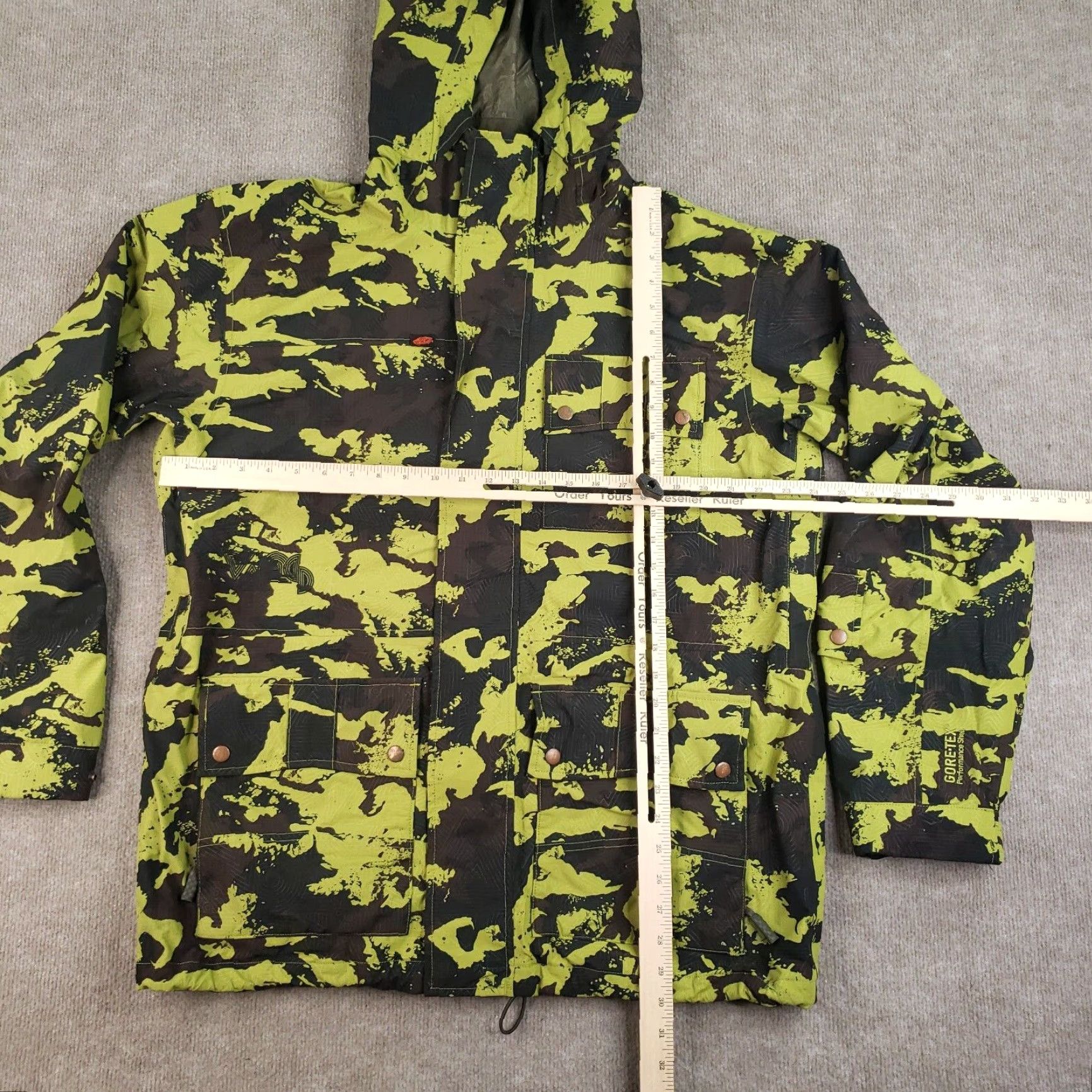 Vans VANS Jacket Mens L Green Camouflage Full Zip Hooded Outdoor Nylon Gore-Tex Size US L / EU 52-54 / 3 - 2 Thumbnail
