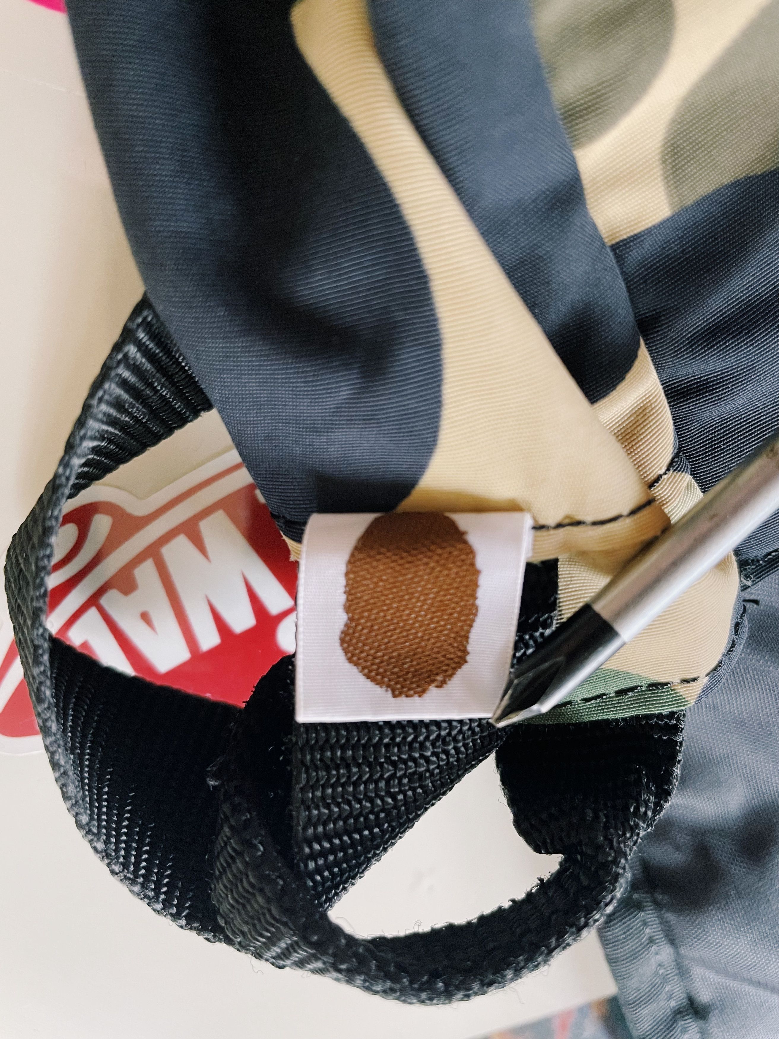 Bape × Kaws Vintage Y2K A Bathing Ape X KAWS Bendy Camo Crossbody Bag Size ONE SIZE - 9 Thumbnail