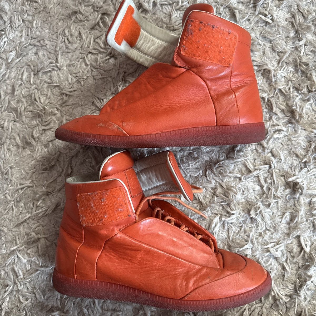 100% Authentic Orange maison margiela futures size 44 (11)
