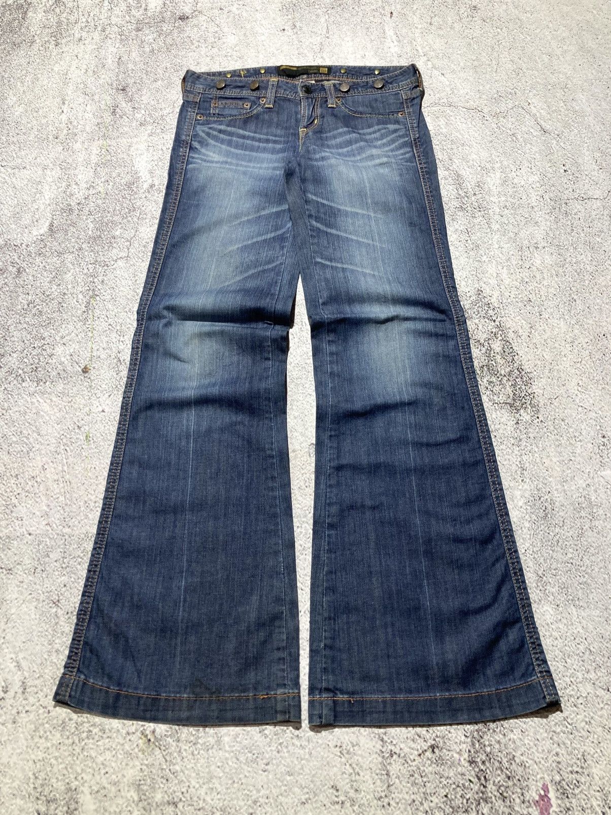Japanese Brand 🇯🇵 2000s Gap Multi Button Flared Bootcut Faded Jeans Blue Size US 29 - 1 Thumbnail