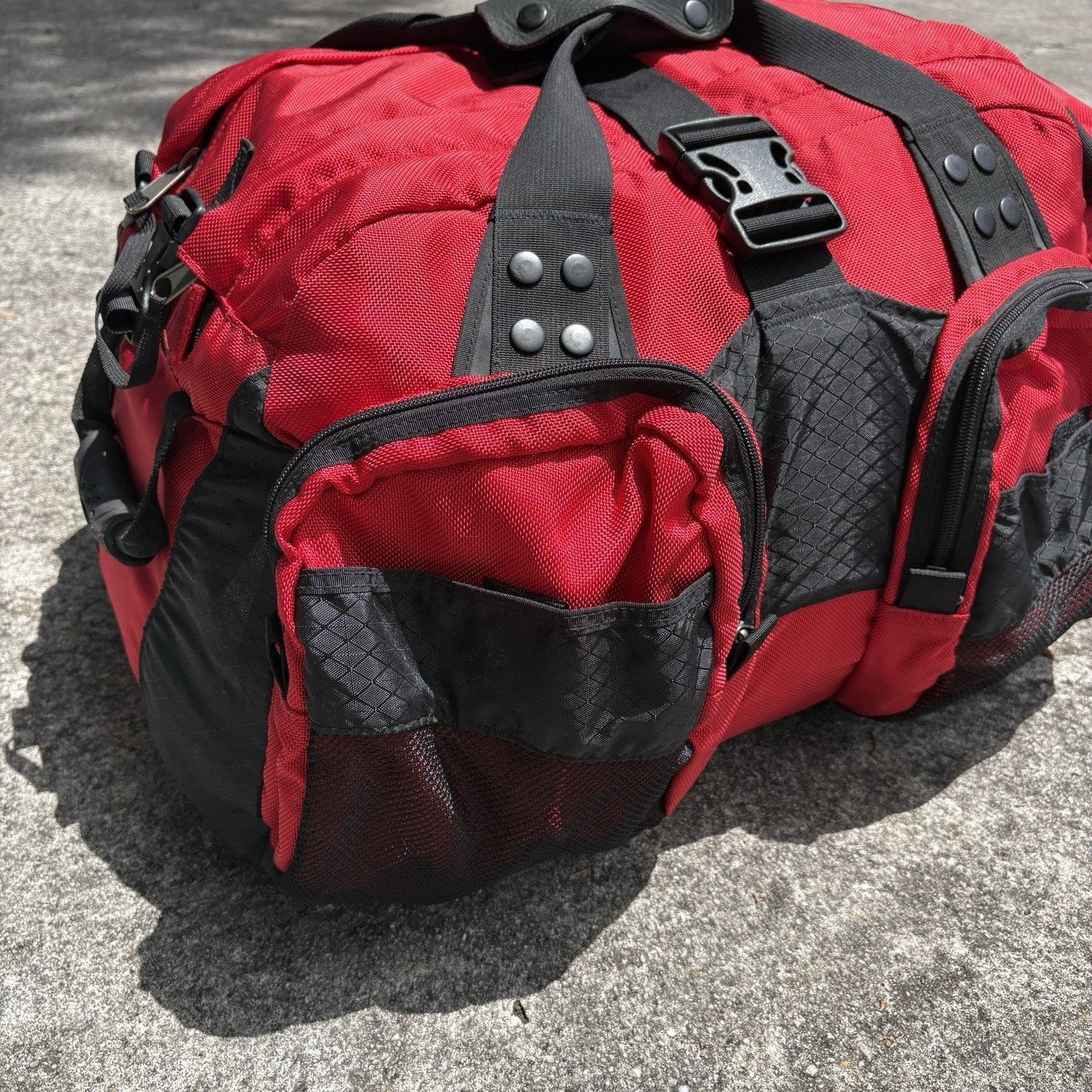 Oakley × Vintage Vintage Oakley Icon Duffle Bag Red Black Hot Tub Software Size ONE SIZE - 11 Thumbnail