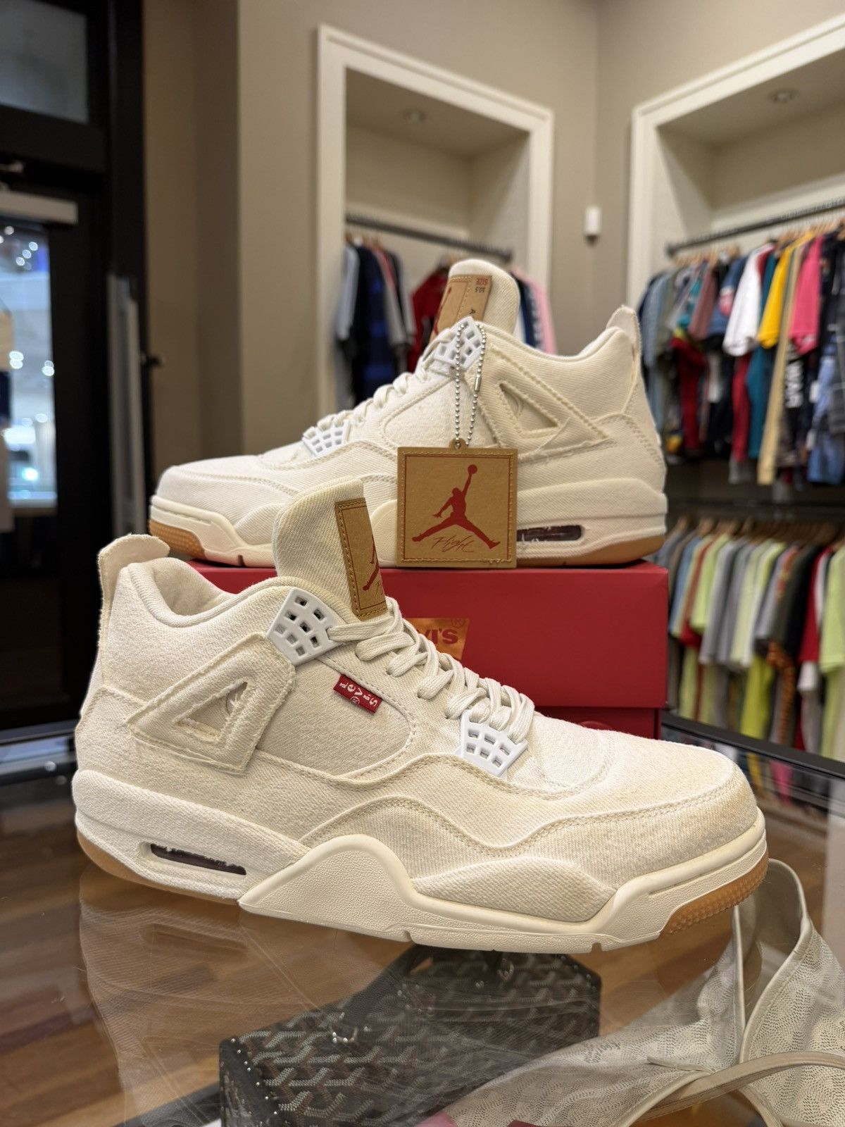 Jordan Brand × Levi's Levi’s x Jordan 4 Retro ‘Levi’s White (Levi’s Tag)’ Size US 10.5 / EU 43-44 - 3 Thumbnail