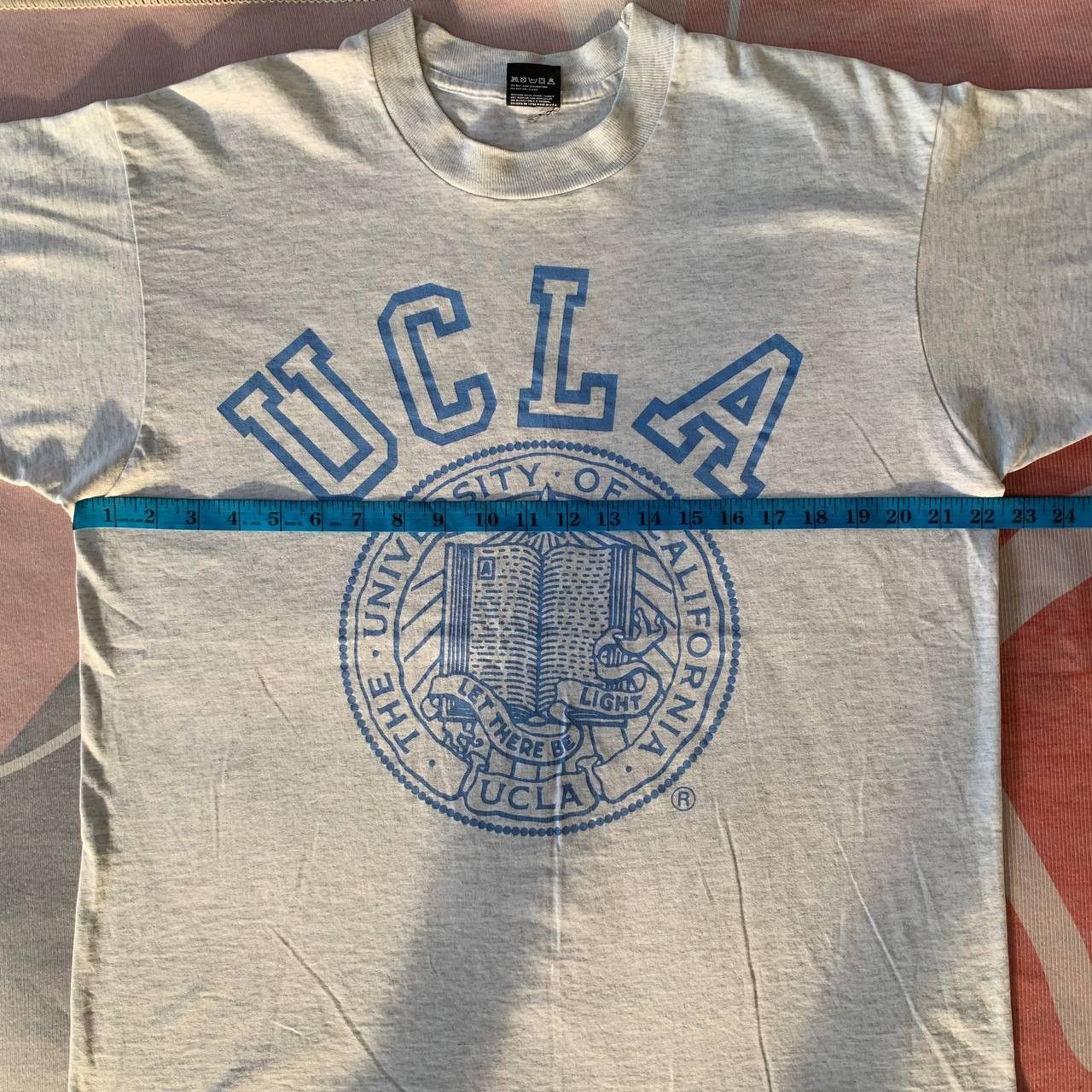 Vintage Vintage 90s UCLA Big Logo T-shirt Size US L / EU 52-54 / 3 - 7 Thumbnail
