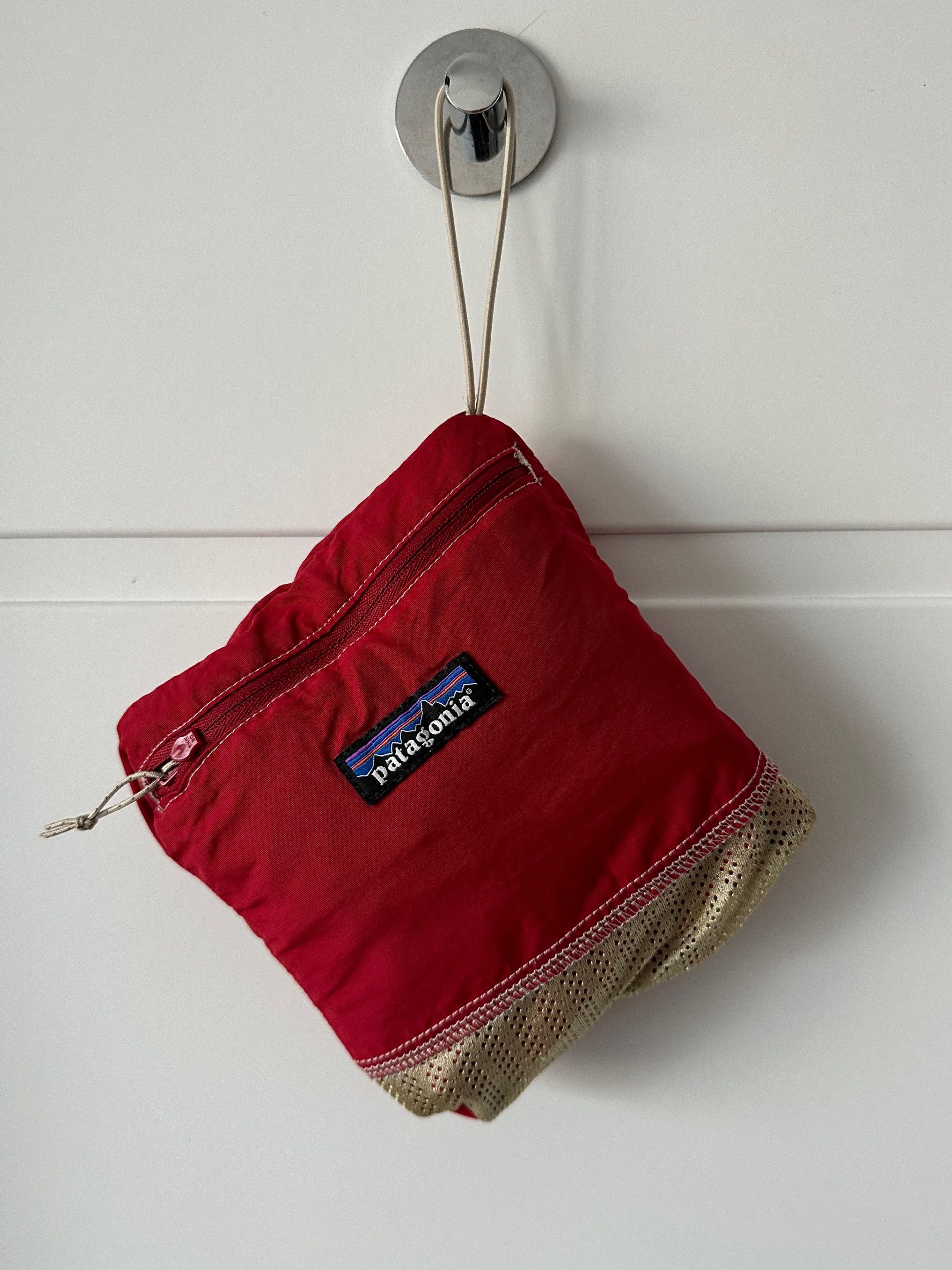 Patagonia Patagonia red packable shorts surf style Size US 34 / EU 50 - 9 Thumbnail