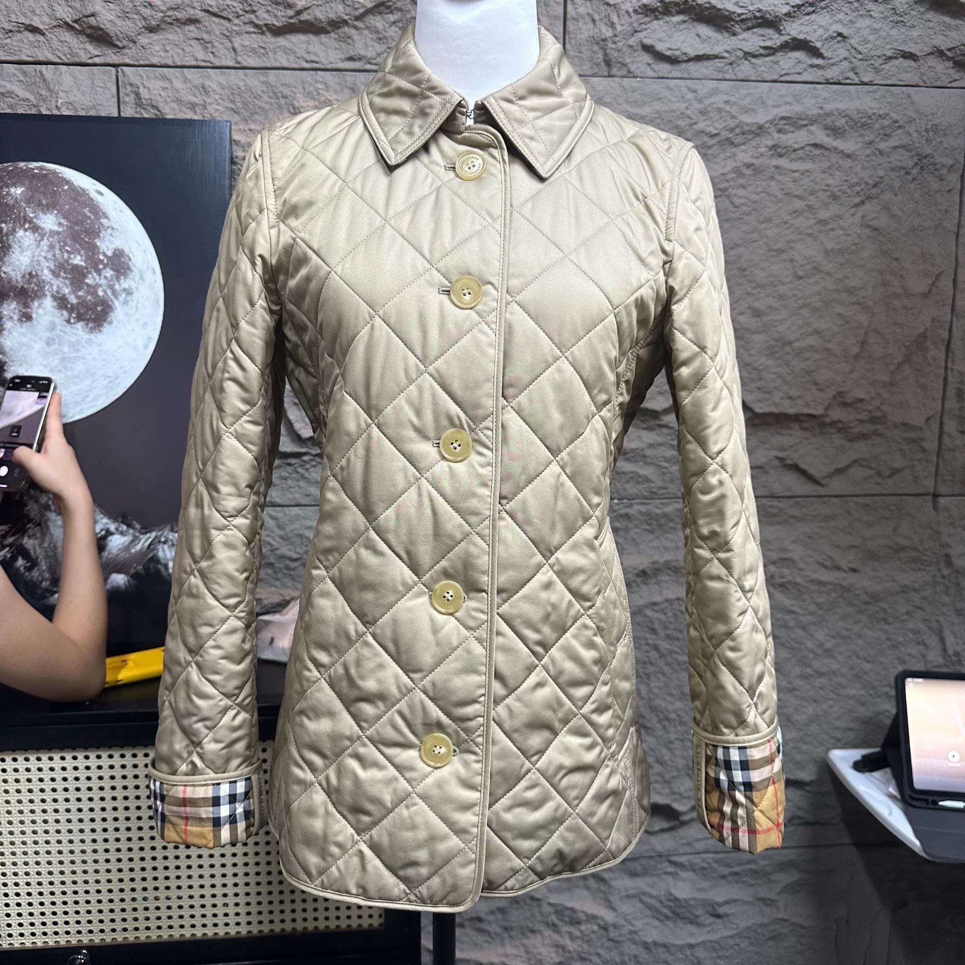 Burberry Burberry Women's Quilted Coat S Size US S / EU 44-46 / 1 - 1 Thumbnail
