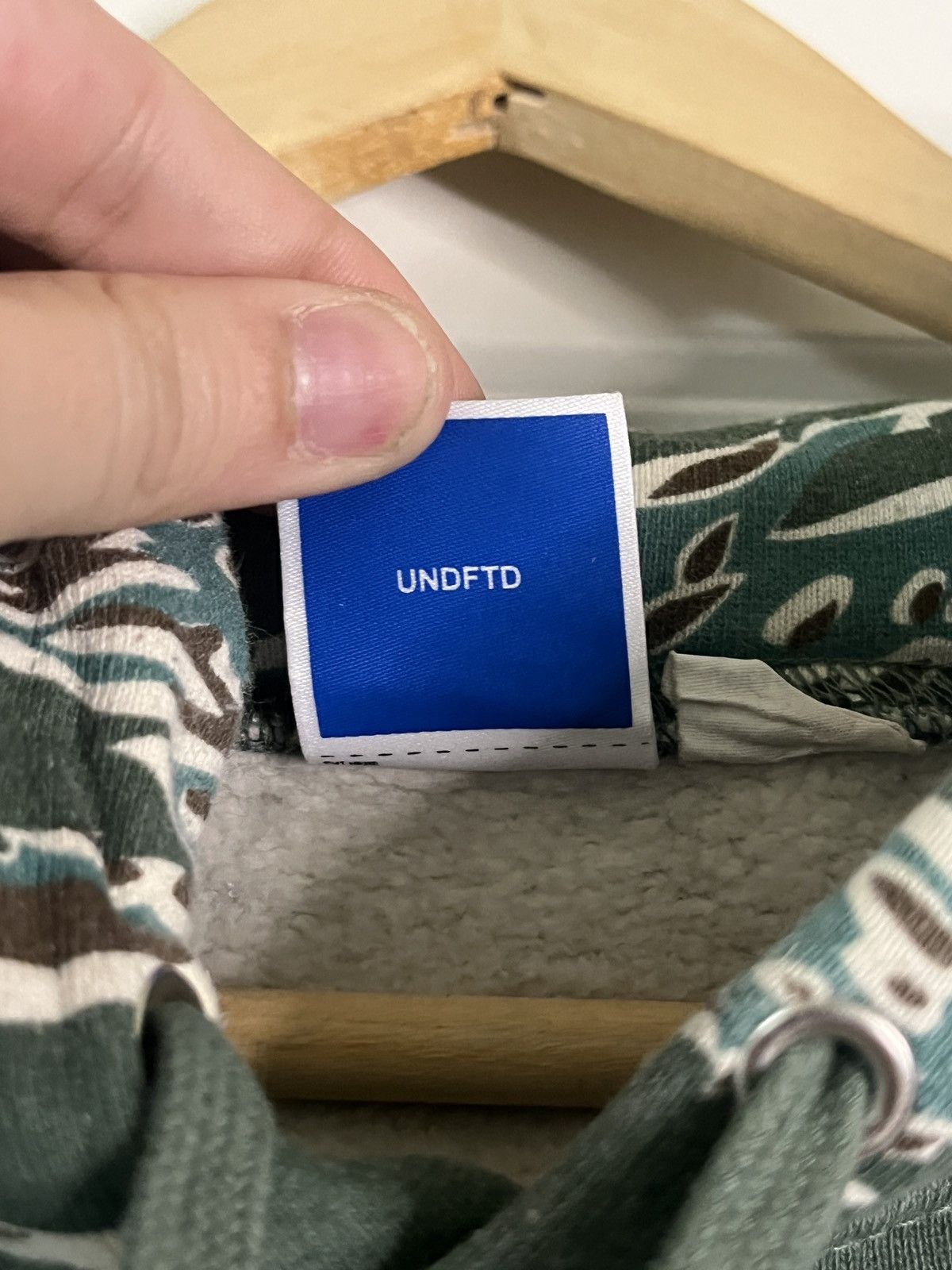 Undefeated Blue/Green Camo Undefeated Hoodie - Size XL Size US XL / EU 56 / 4 - 5 Thumbnail