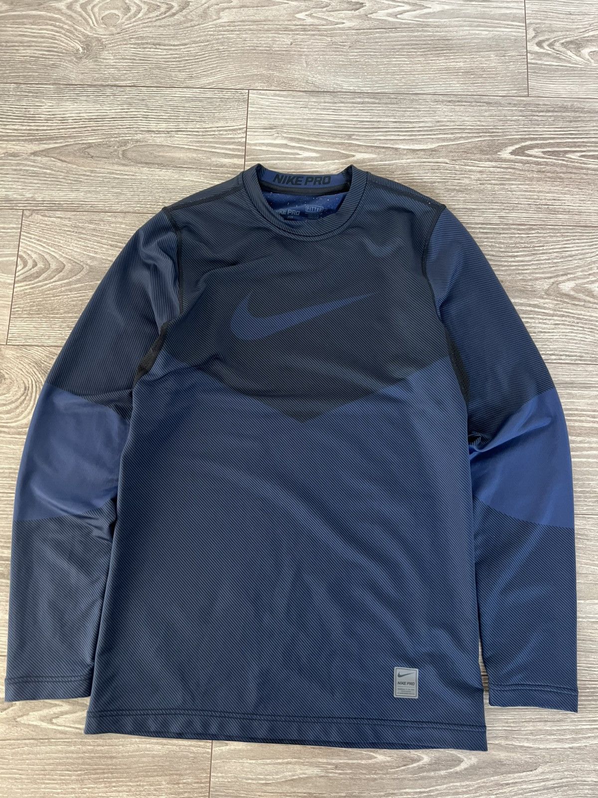 Designer × Nike ‼️Nike Pro Combat Thermo ball Gym Style Straight Long Sleeve‼️ Size US S / EU 44-46 / 1 - 7 Thumbnail