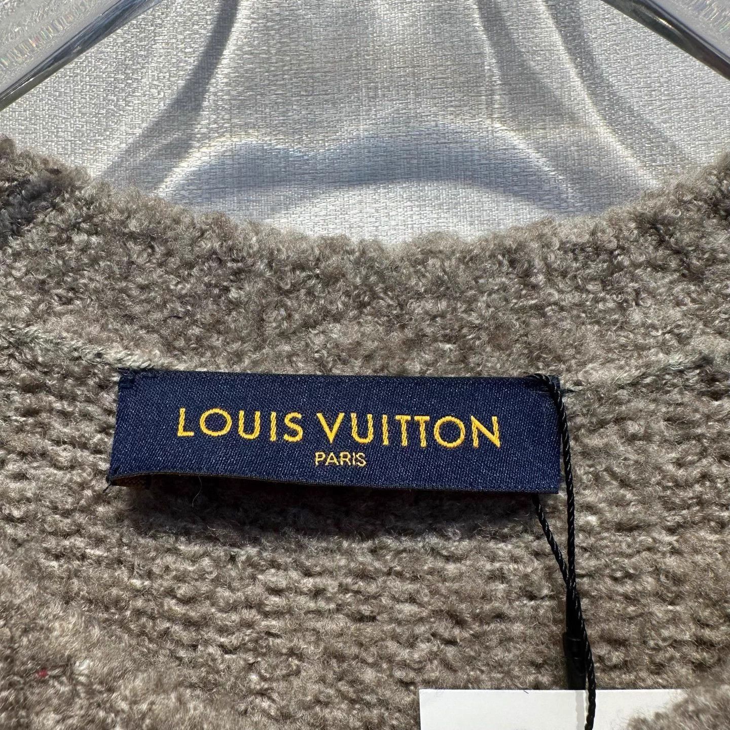 Louis Vuitton LV New Crewneck Teddy Sweater Gray Brown Size M Size US M / EU 48-50 / 2 - 3 Thumbnail