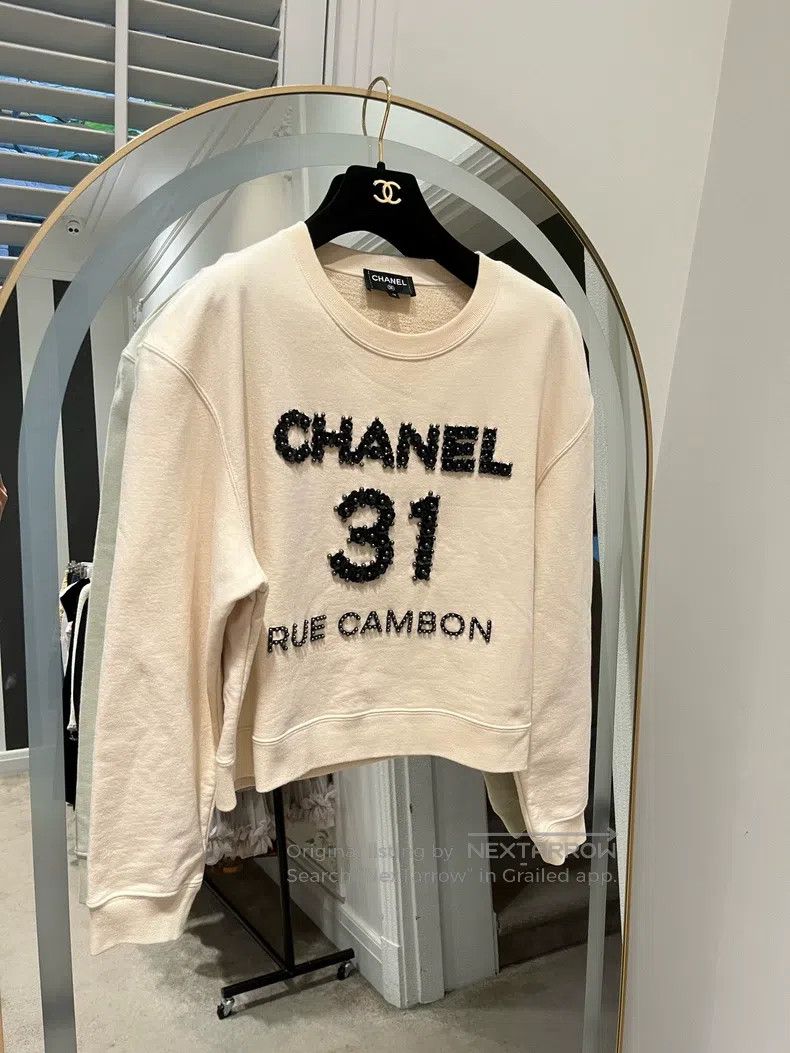 Chanel Chanel 20A beige sweatshirt Size M / US 6-8 / IT 42-44 - 1 Thumbnail