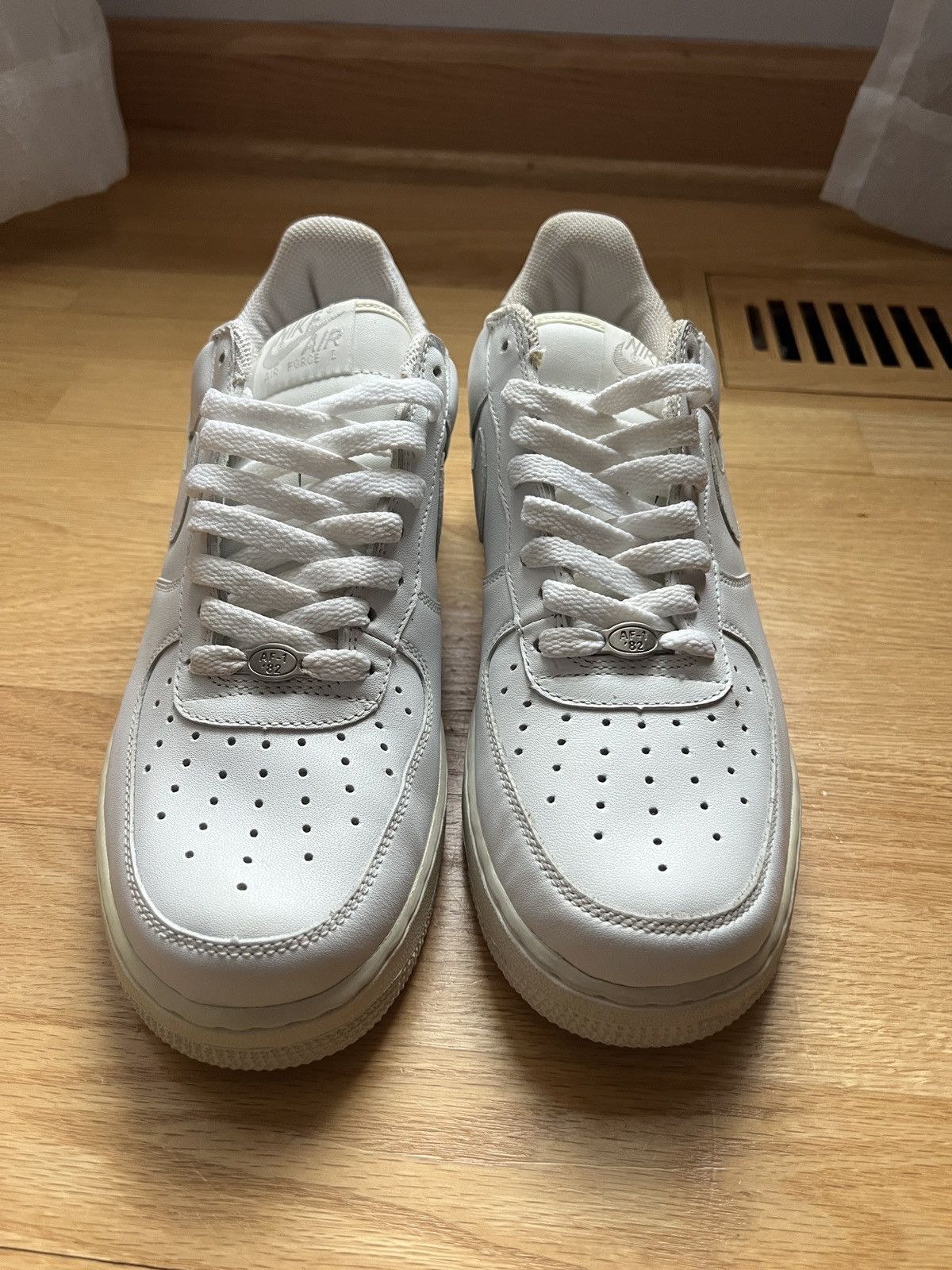 Vintage Vintage 2004 Nike Air Force 1 White/White Size 9 Size US 9 / EU 42 - 3 Thumbnail
