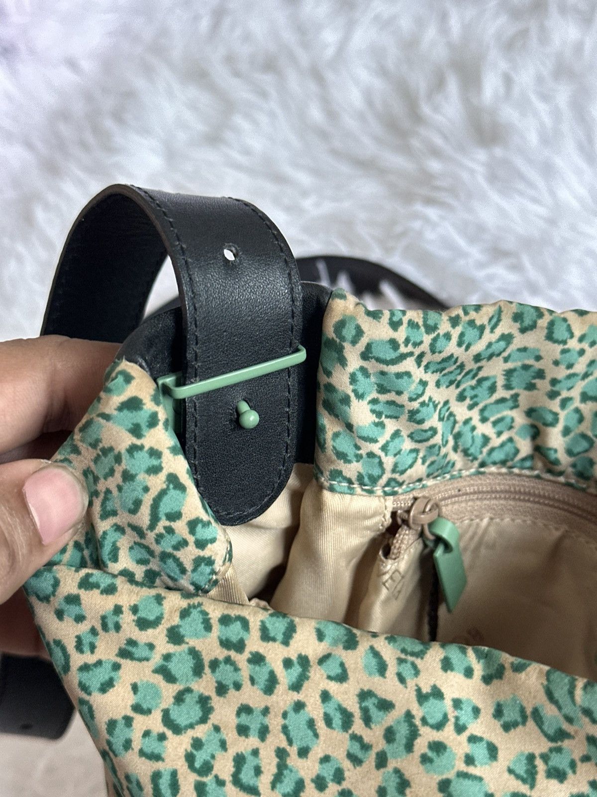 Bottega Veneta Vintage Bottega Veneta Leopard Nylon Shoulder Bag Size ONE SIZE - 8 Thumbnail