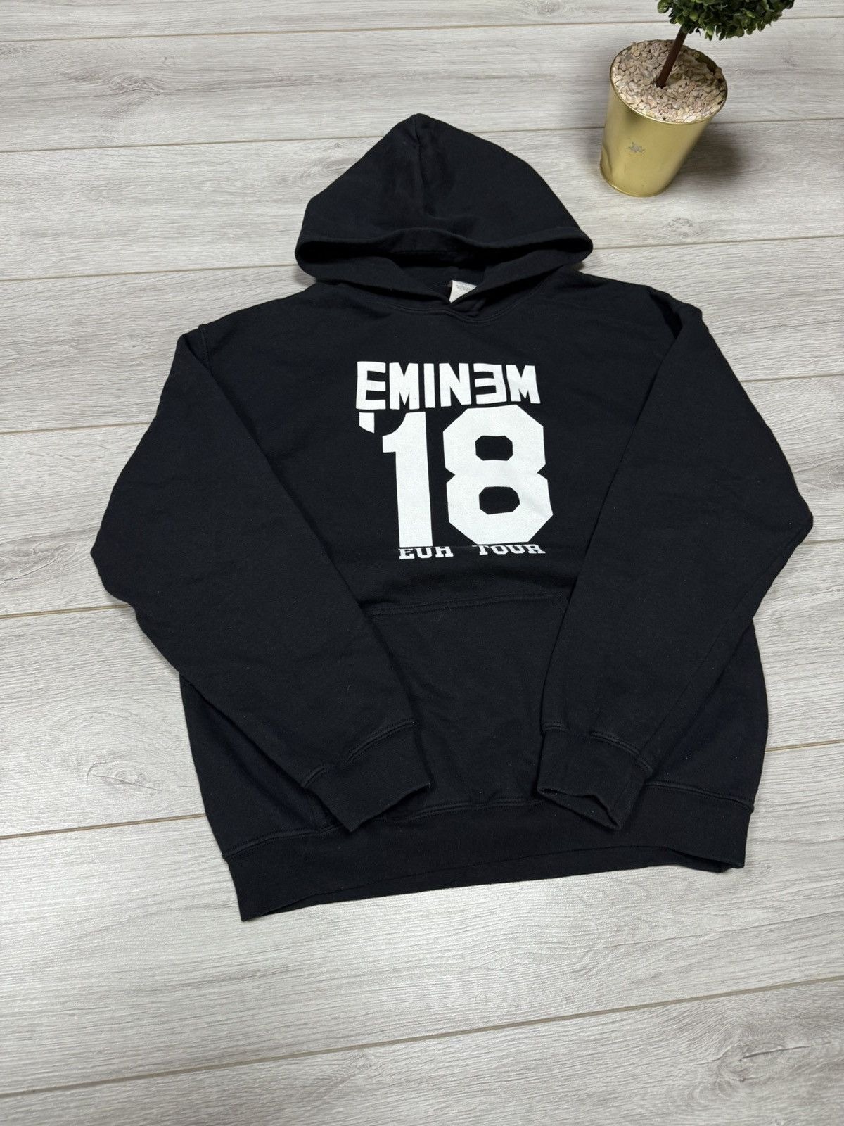 Eminem Eminem 2018 euro tour hoodie vintage Size US M / EU 48-50 / 2 - 7 Thumbnail