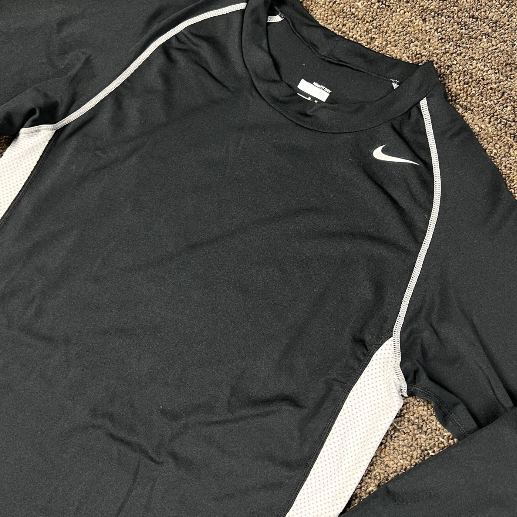 Nike VINTAGE Nike Pro Black Dry-fit Performance Apparel T-Shirt Adult Medium Swoosh Logo Shirt Mens Black Dry Fit Logo Nike Pro Black Shirt Size US M / EU 48-50 / 2 - 4 Thumbnail