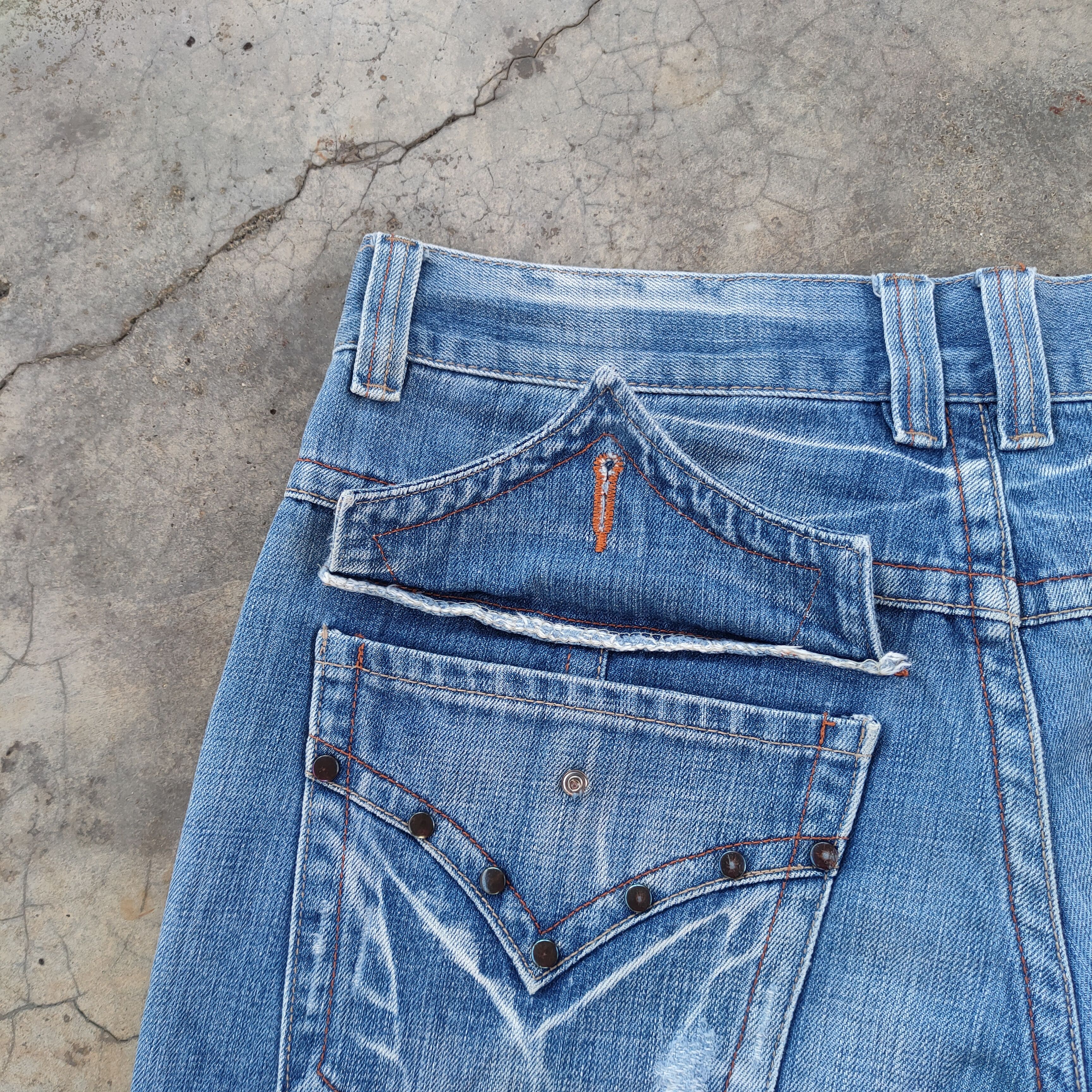 Japanese Brand VINTAGE JAPANESE DENIM BAGGY RIPPEP JEANS PANTS Size US 34 / EU 50 - 9 Thumbnail