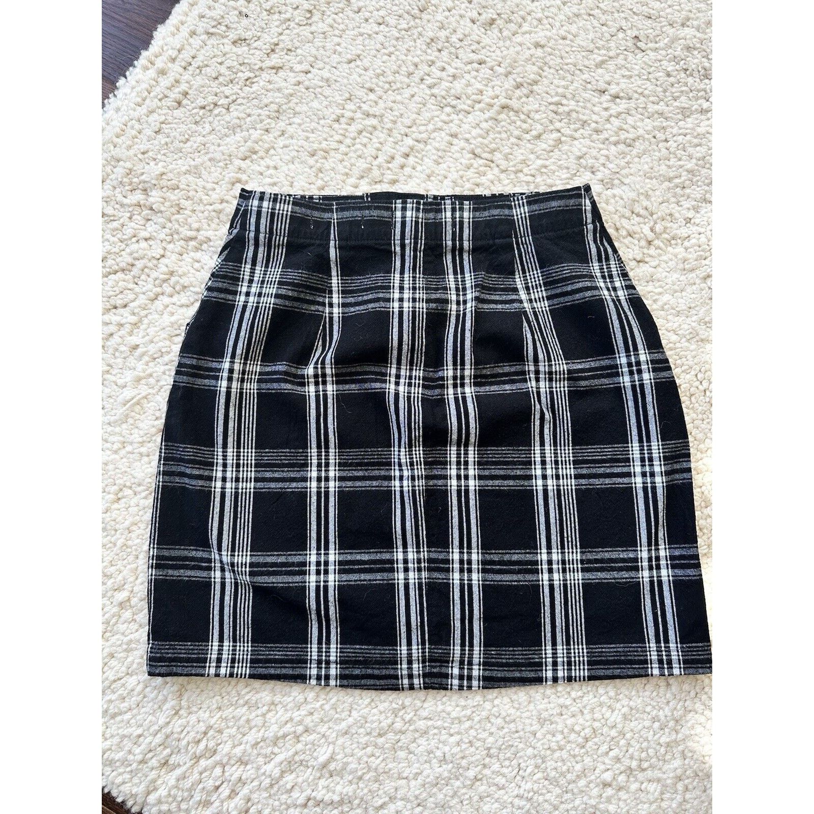 Hollister Hollister Ultra High Rise Black White Plaid Mini Skirt Sz XS Size 26" / US 2 / IT 38 - 10 Thumbnail