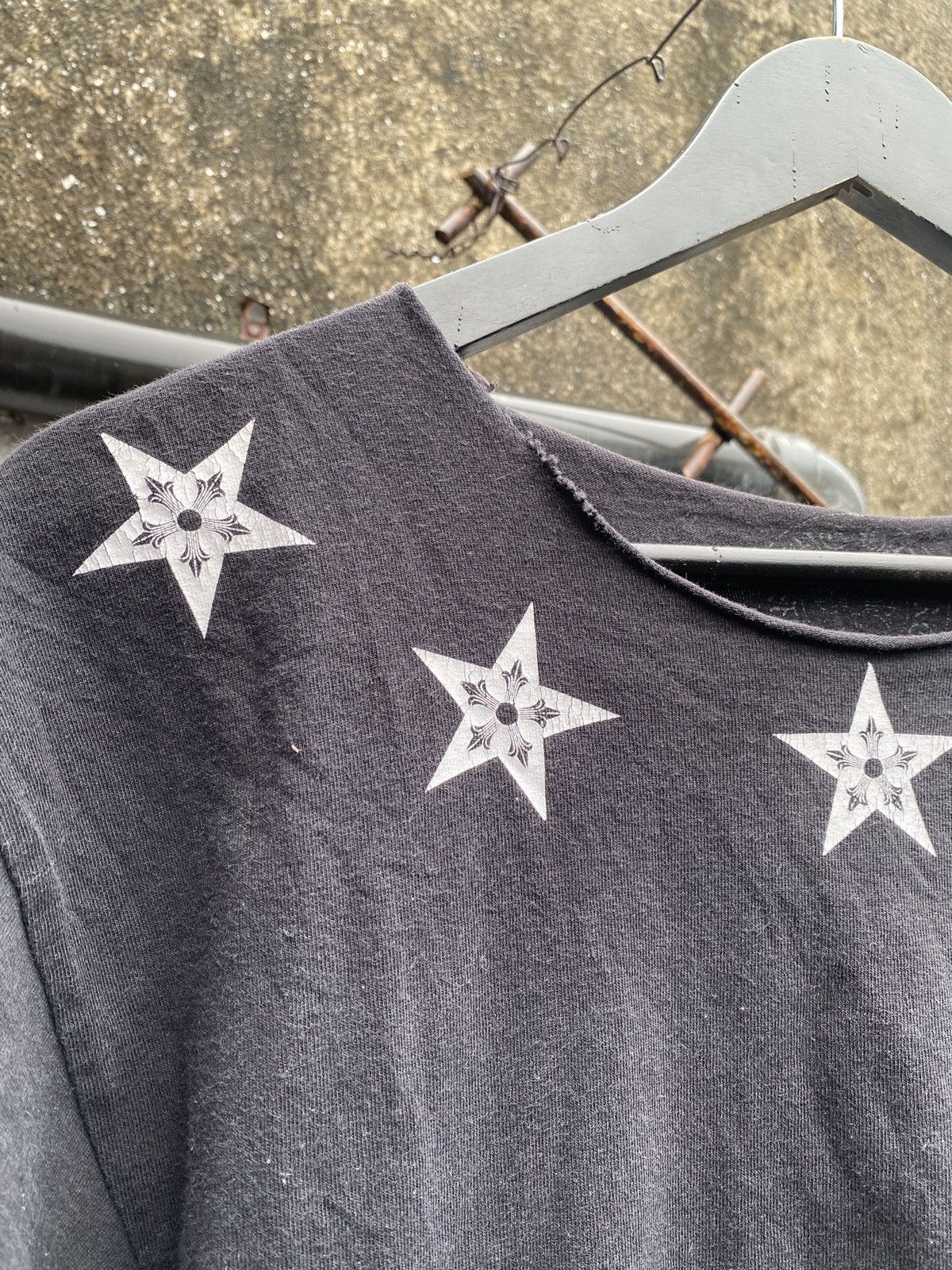 Chrome Hearts TRASHED - OFF SHOULDER CHROME HEARTS STARS VINTAGE TEE Size M / US 6-8 / IT 42-44 - 4 Thumbnail