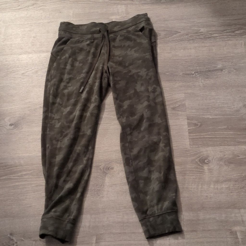 Lululemon Lululemon Ready to Rulu Jogger Camo Dark Olive Green Sz.8 Size 30" / US 8 / IT 44 - 1 Thumbnail