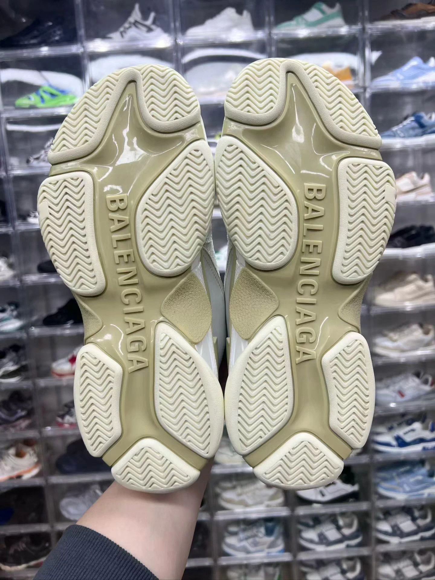Balenciaga Balenciaga Triple S white brown 42 Worn Once Size US 9 / EU 42 - 8 Thumbnail