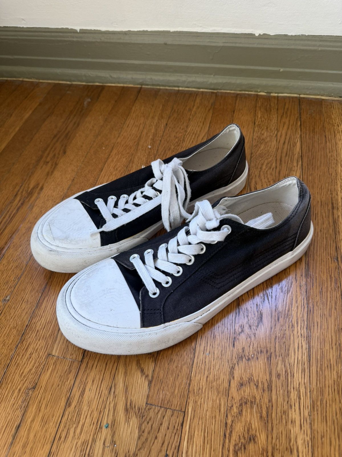 Article No. Article No 1007 sneakers Size US 12 / EU 45 - 7 Thumbnail