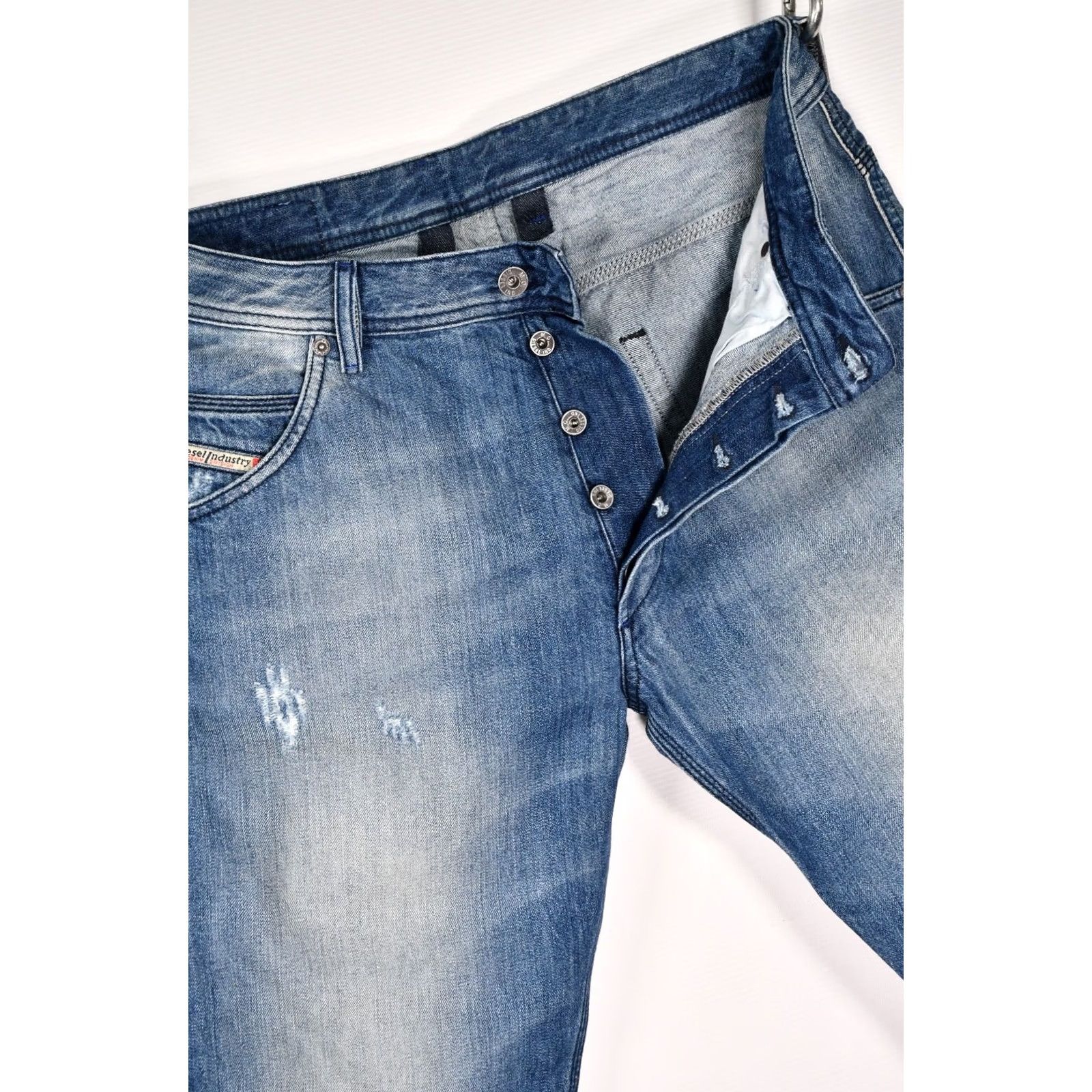 Diesel Diesel Kroshort Denim Men's Blue Shorts 30 Casual Denim short 5-Pocket Design, Cotton, Blue, Regular Mens Size US 30 / EU 46 - 7 Thumbnail