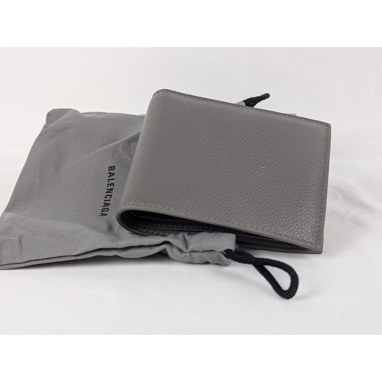 Balenciaga o1rshd1 Size: OS / Logo Wallet in Grey Size ONE SIZE - 10 Thumbnail