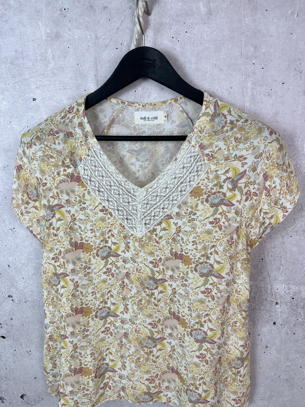 Other Indi & Cold Floral Printed Short Sleeve Women’s Blouse Size M / US 6-8 / IT 42-44 - 2 Thumbnail