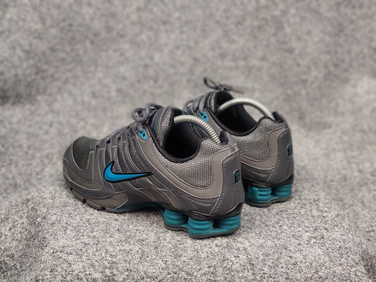 Nike Vintage Nike Shox NZ Cool Grey Cyber Y2K Style Sneakers Size US 7 / IT 37 - 15 Thumbnail