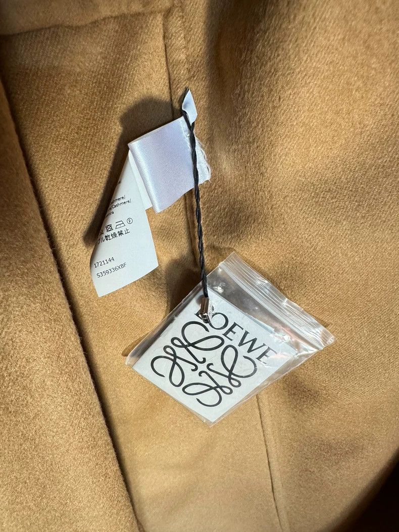 Loewe new Loewe brown wrap coat with unique design Size US M / EU 48-50 / 2 - 6 Thumbnail