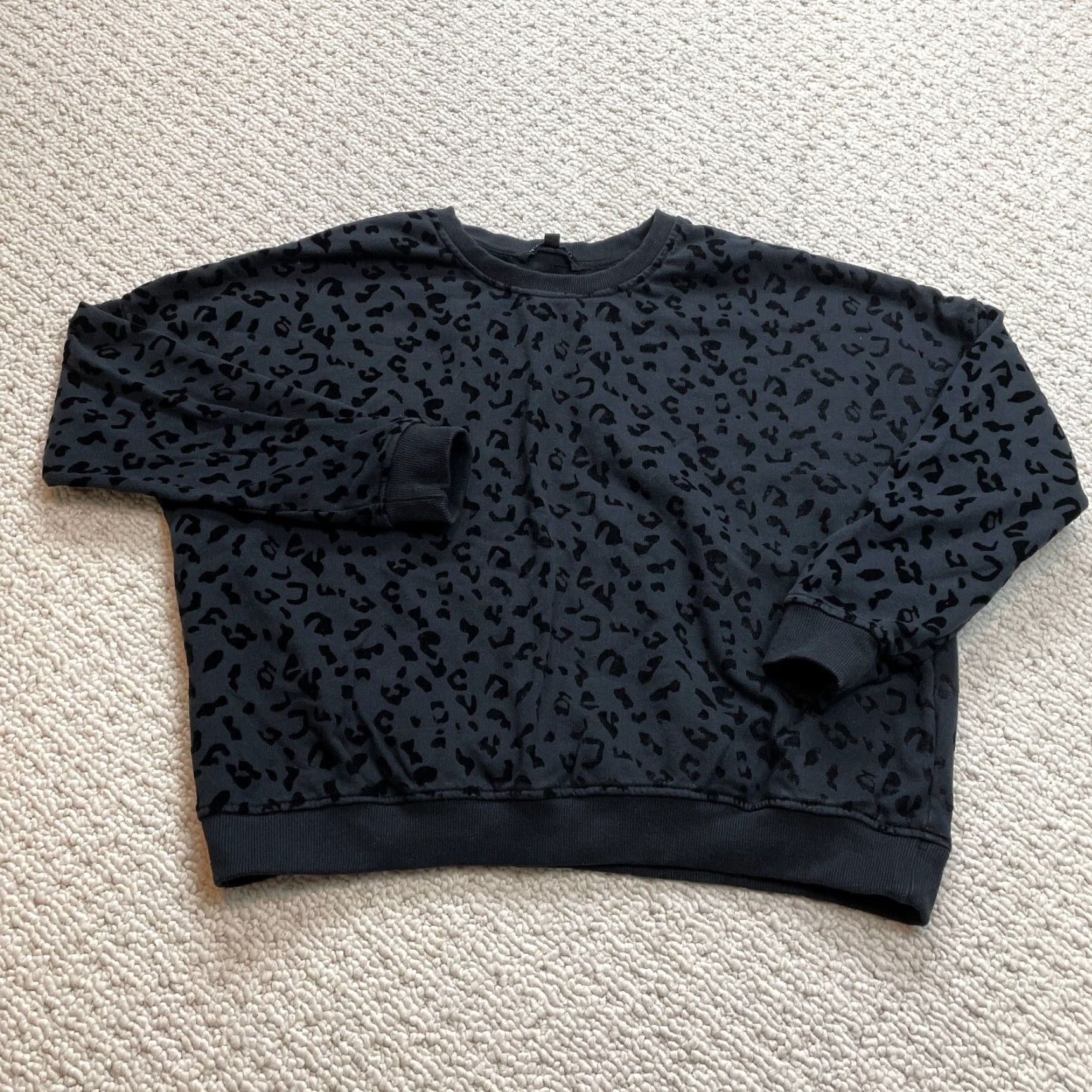 Vintage Tahari Sweatshirt Womens M Black Leopard Print Pullover Crew Knit Cotton Polyester Logo Size M / US 6-8 / IT 42-44 - 2 Thumbnail