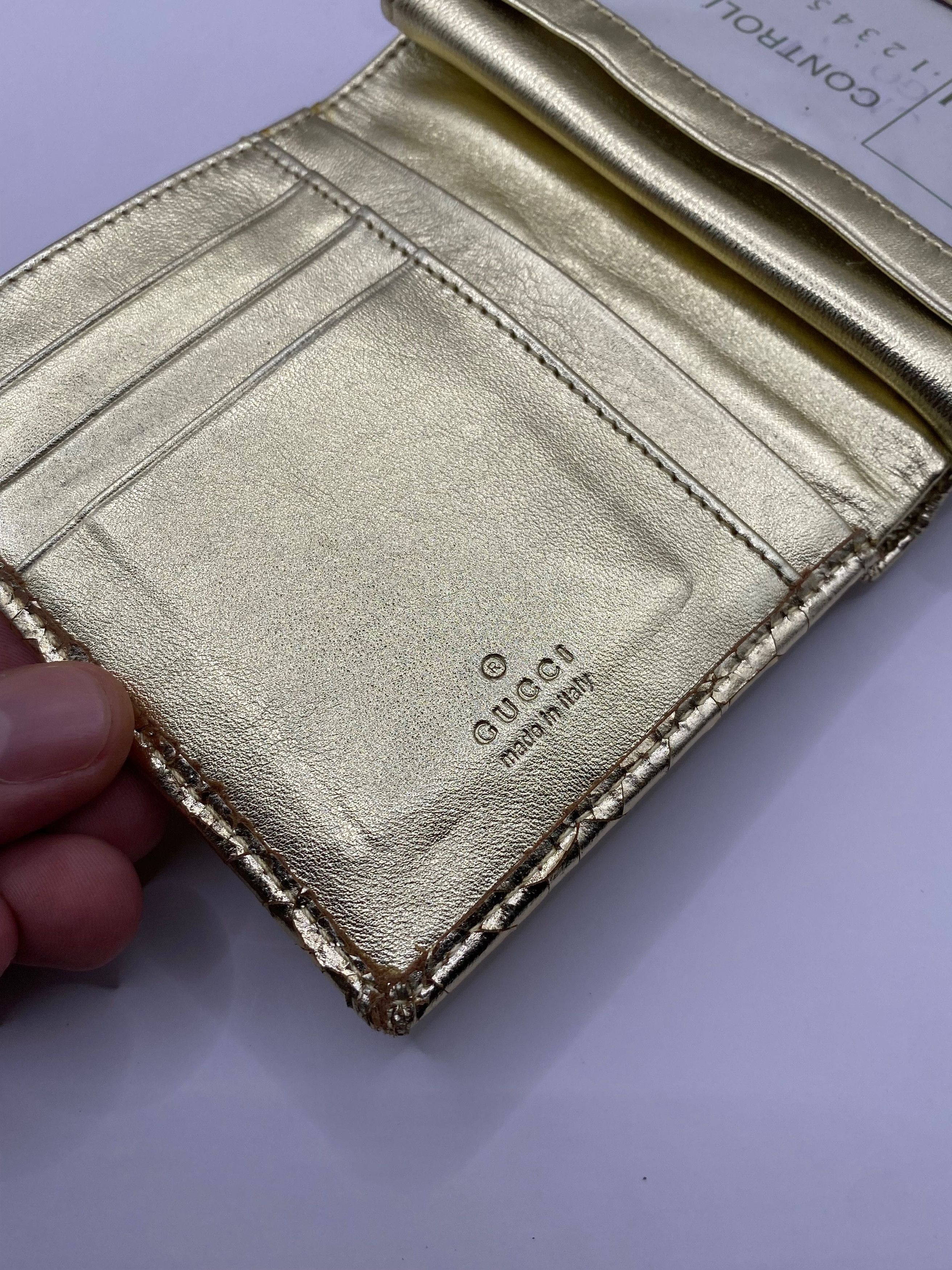 Gucci Gucci Cracked Leather Gold Wallet Size ONE SIZE - 4 Thumbnail