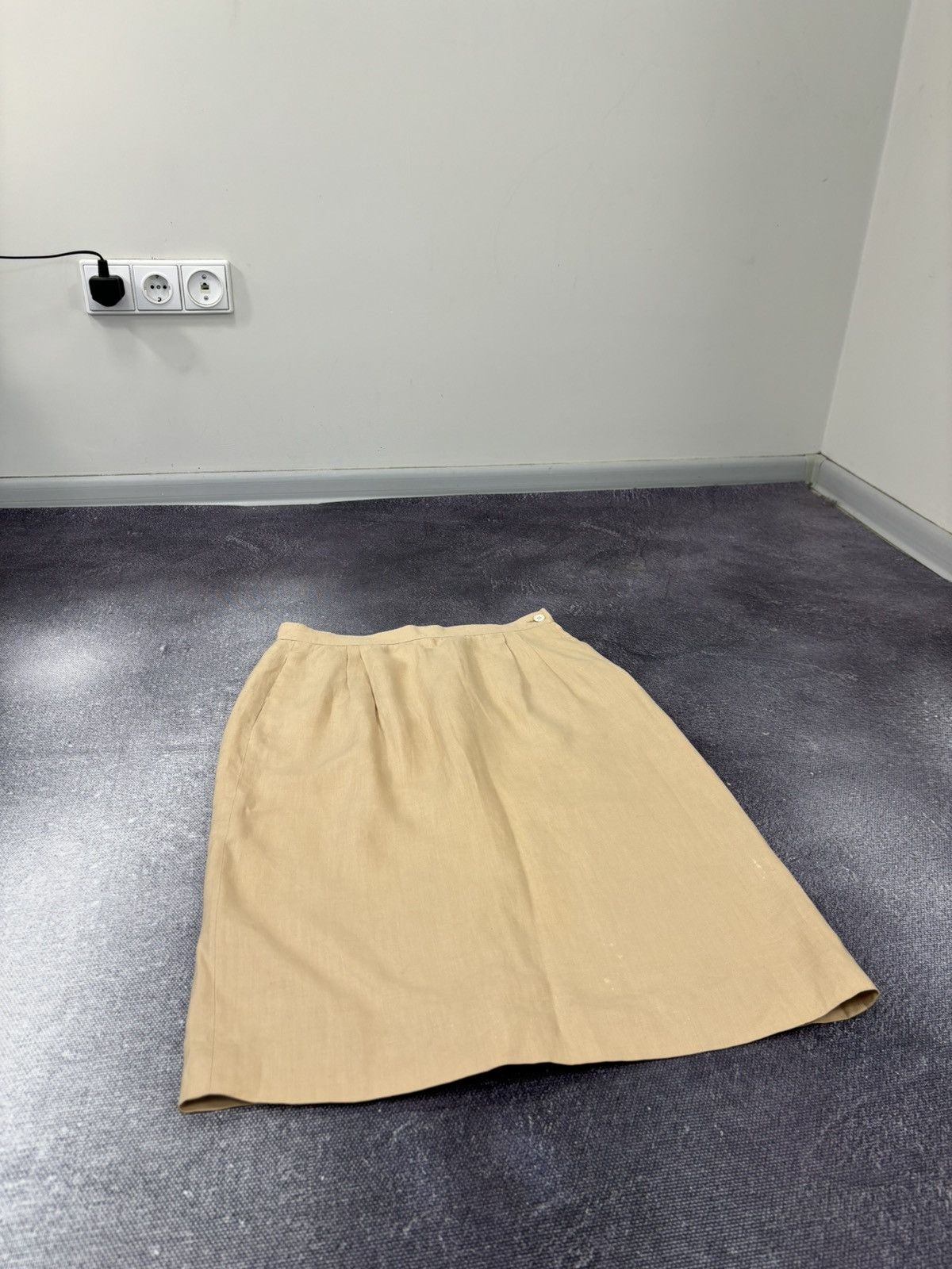 Valentino Vintage Valentino Beige/Yellow Italian Luxury Linen Skirt Size 32" / US 10 / IT 46 - 3 Thumbnail