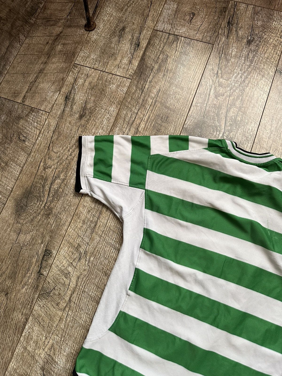 Umbro 2001/02 Umbro Celtic FC Distressed Vintage Home Jersey Size US L / EU 52-54 / 3 - 16 Thumbnail