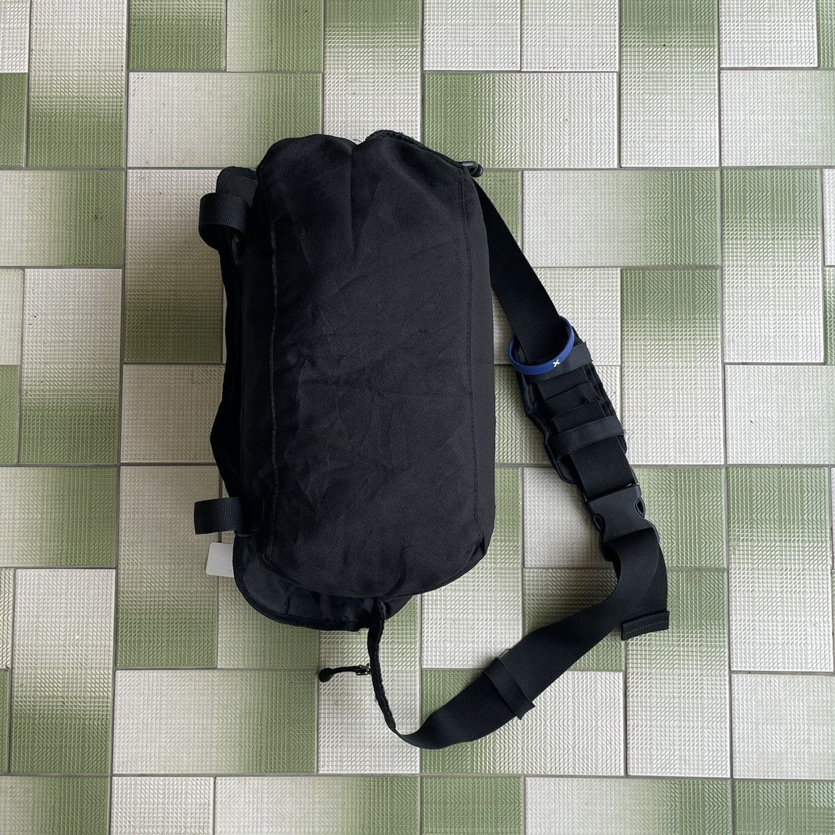 Asics × Vintage BLACK Y2K ASICS OVERSIZED CROSSBODY Size ONE SIZE - 7 Thumbnail