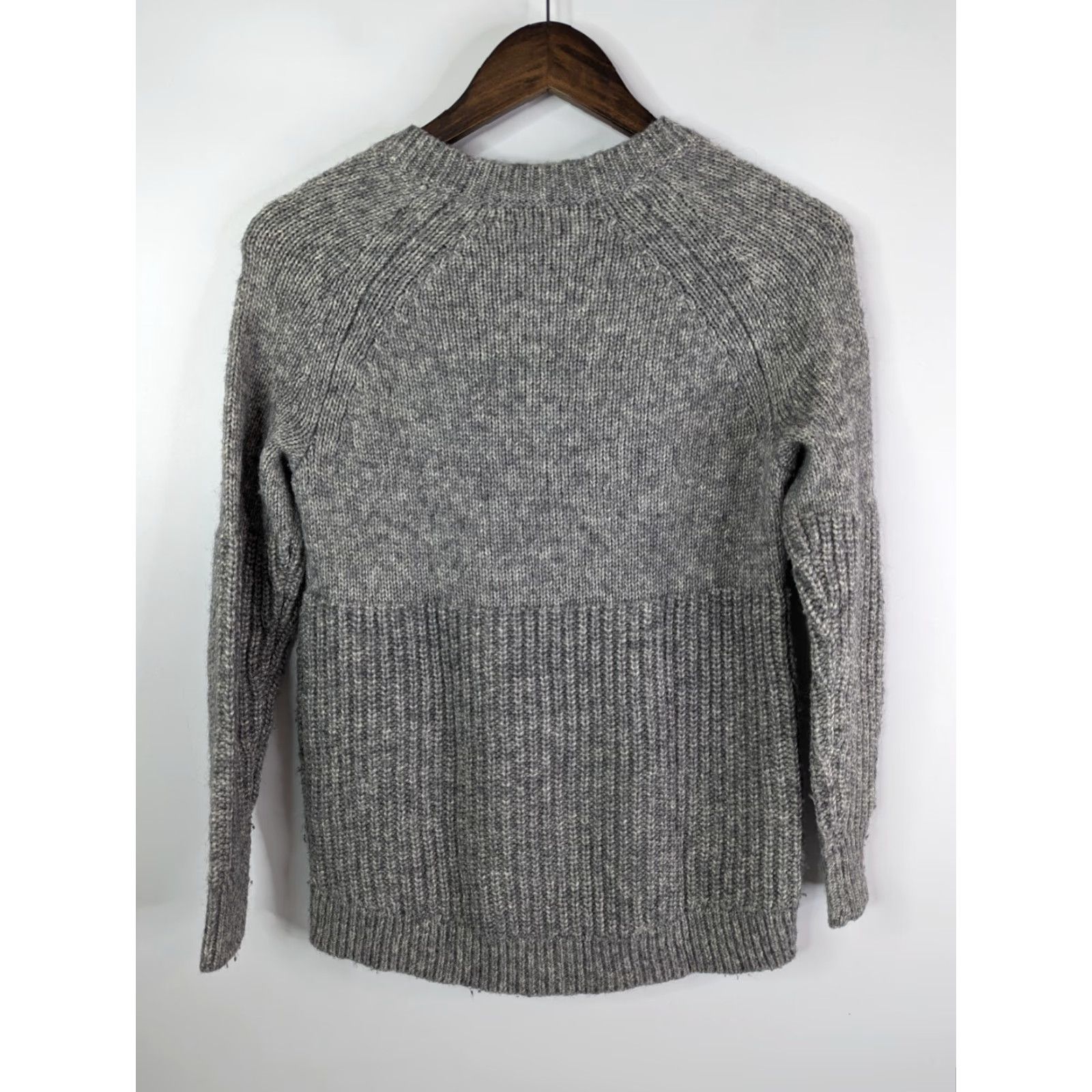 Banana Republic Banana Republic Wool Blend Grey Hi-Low Hem Sweater Womens XS Cable-Knit Pullover Knit Crew Neck Fall Spring Winter Solid Pattern Vintage: No Size XS / US 0-2 / IT 36-38 - 4 Thumbnail